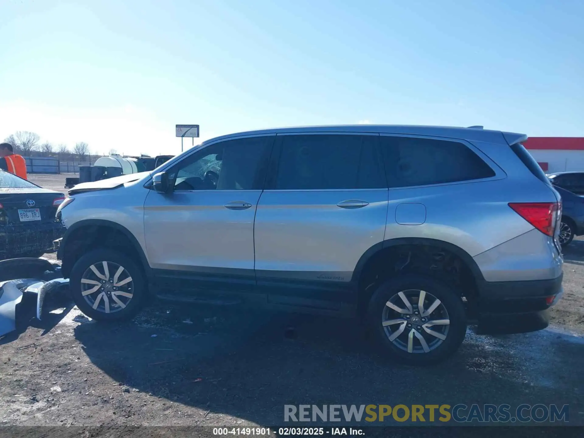 13 Фотография поврежденного автомобиля 5FNYF5H5XKB000719 HONDA PILOT 2019