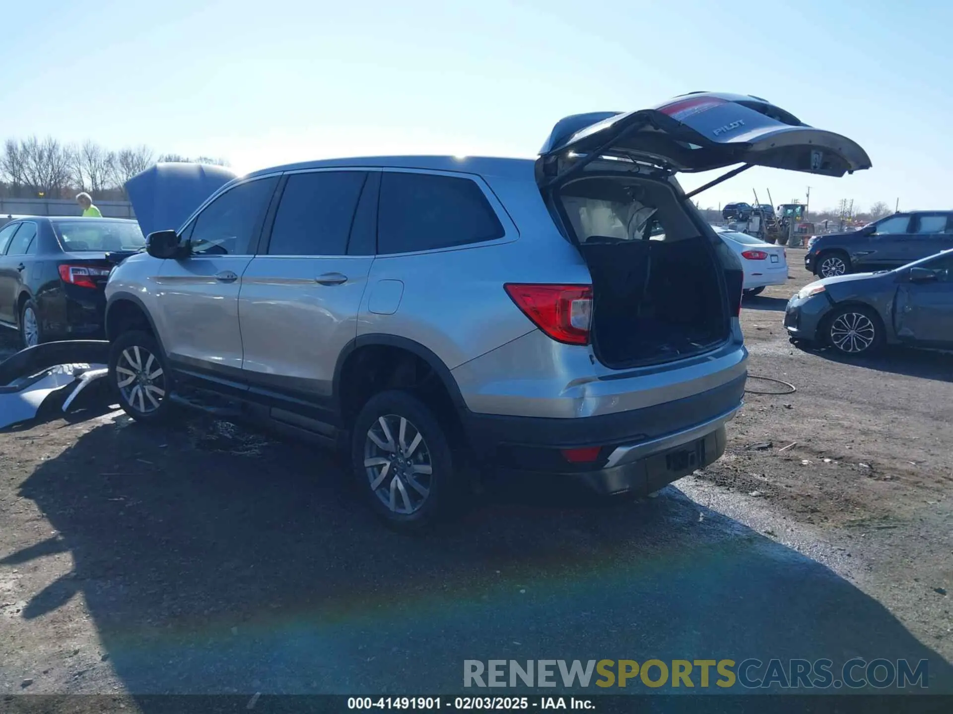 3 Фотография поврежденного автомобиля 5FNYF5H5XKB000719 HONDA PILOT 2019