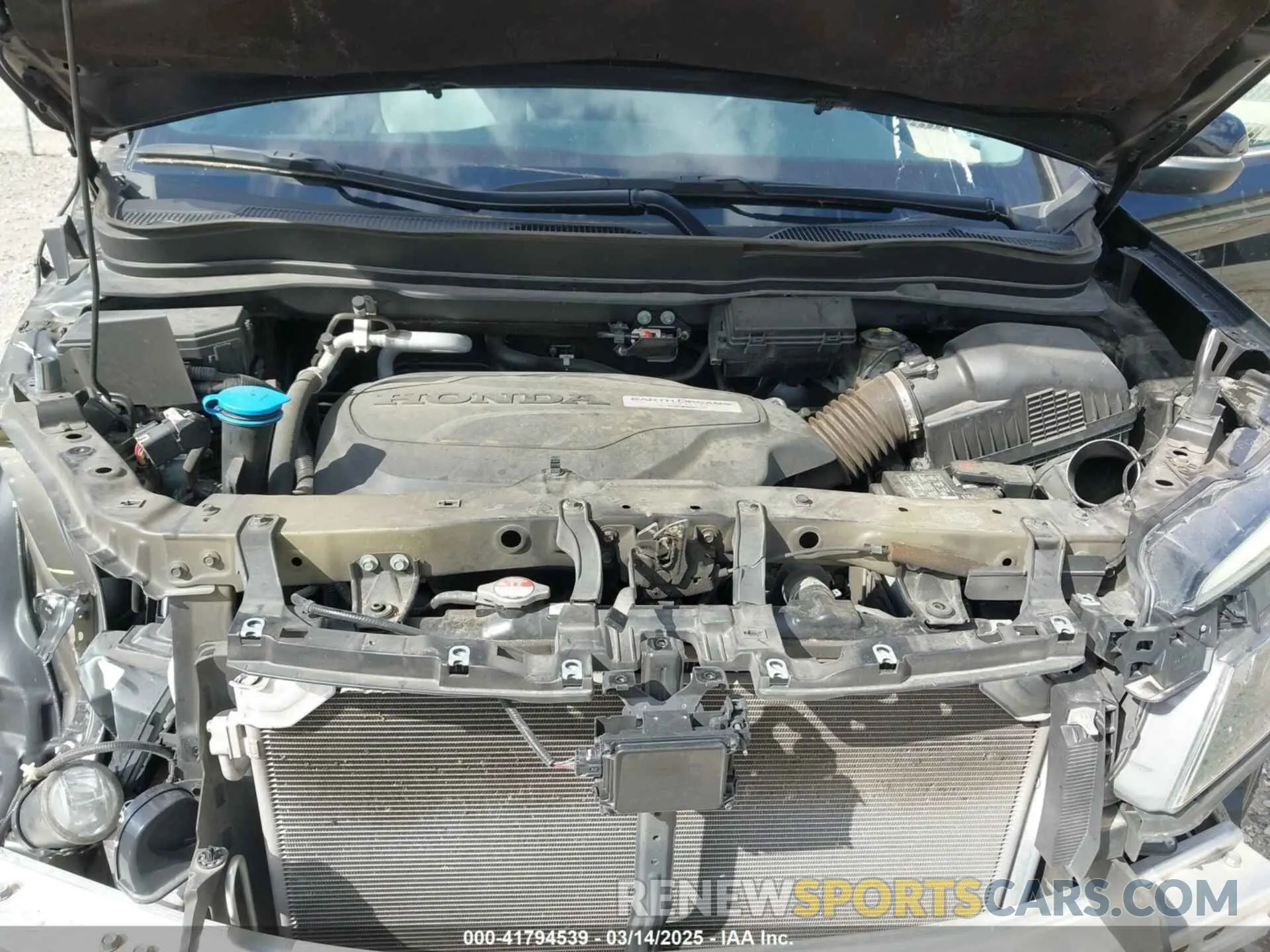 10 Photograph of a damaged car 5FNYF5H5XKB008027 HONDA PILOT 2019