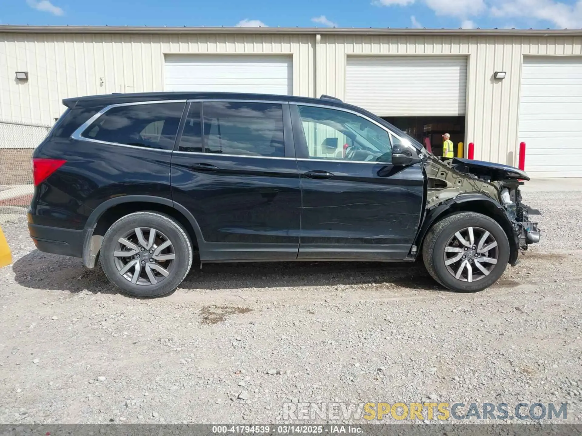 14 Photograph of a damaged car 5FNYF5H5XKB008027 HONDA PILOT 2019