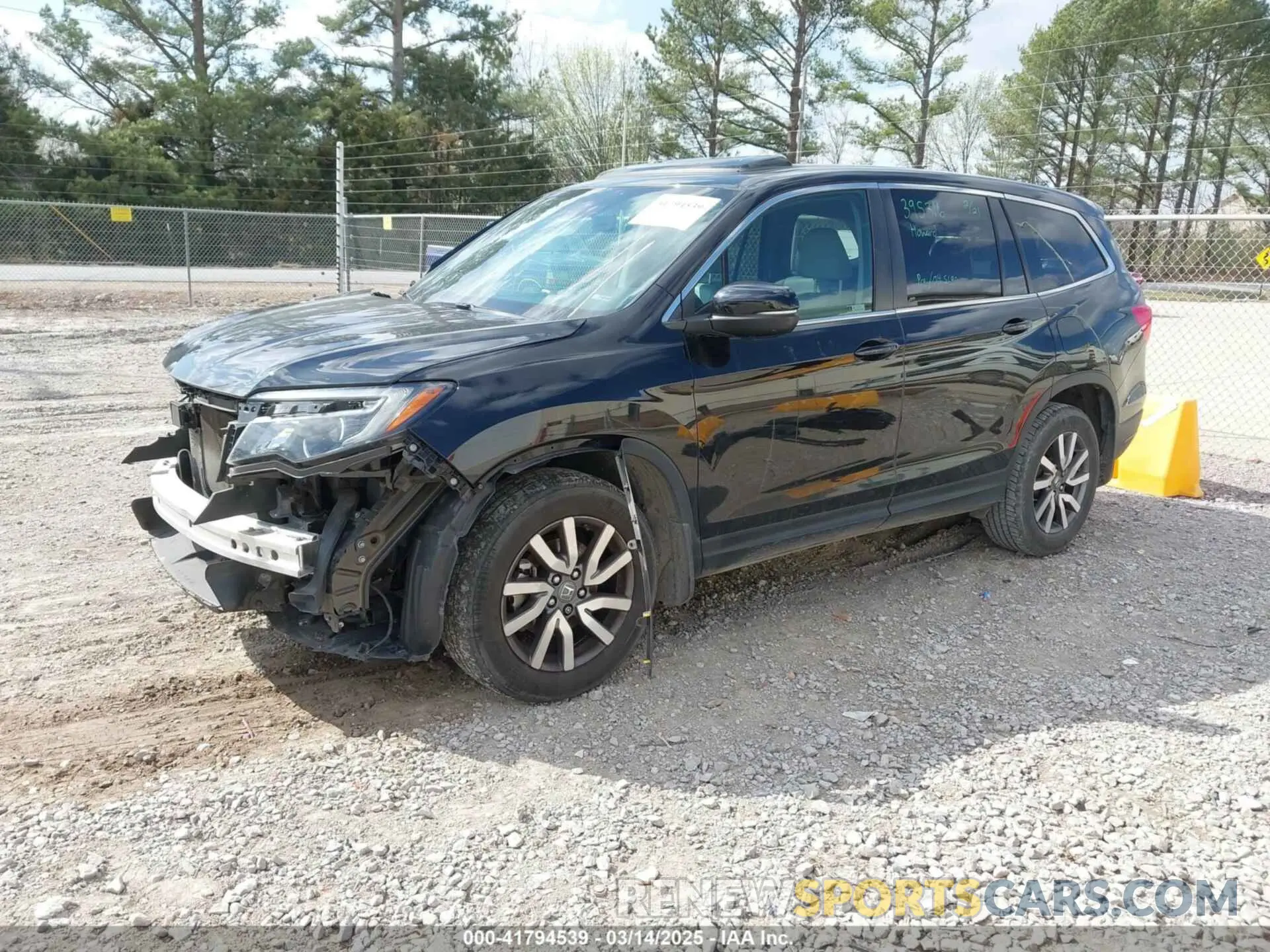 2 Photograph of a damaged car 5FNYF5H5XKB008027 HONDA PILOT 2019
