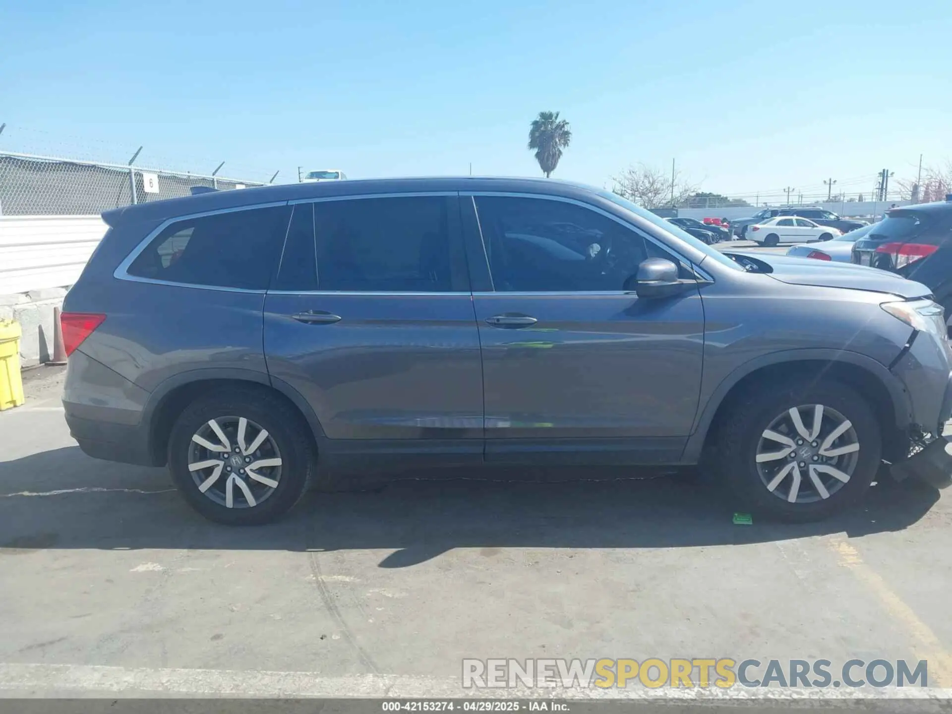 13 Фотография поврежденного автомобиля 5FNYF5H5XKB025457 HONDA PILOT 2019