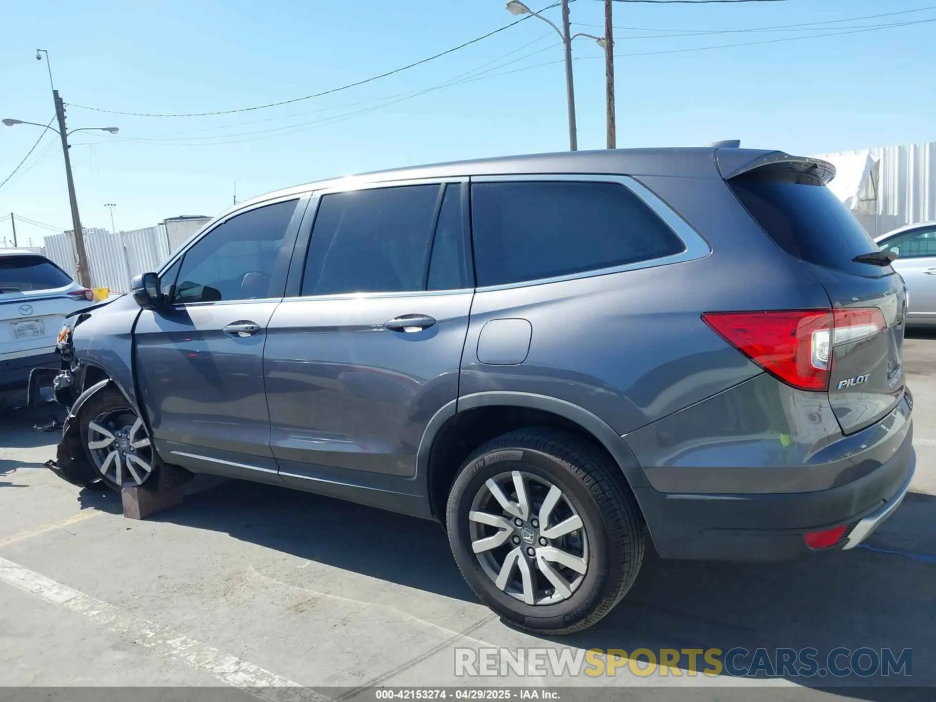 14 Фотография поврежденного автомобиля 5FNYF5H5XKB025457 HONDA PILOT 2019