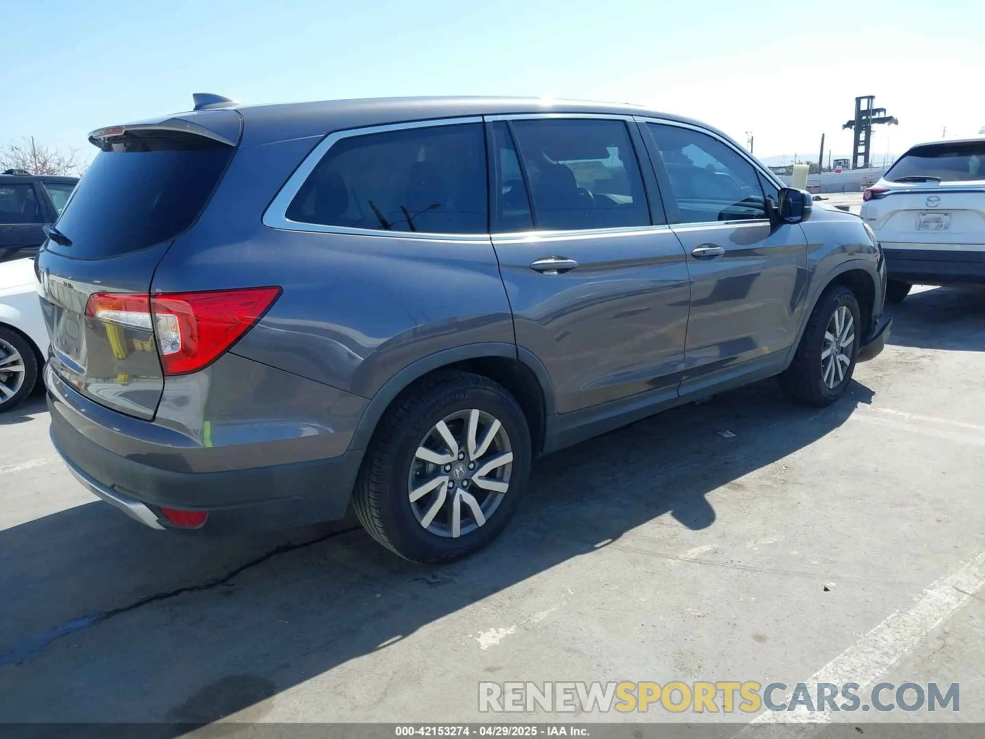 4 Фотография поврежденного автомобиля 5FNYF5H5XKB025457 HONDA PILOT 2019