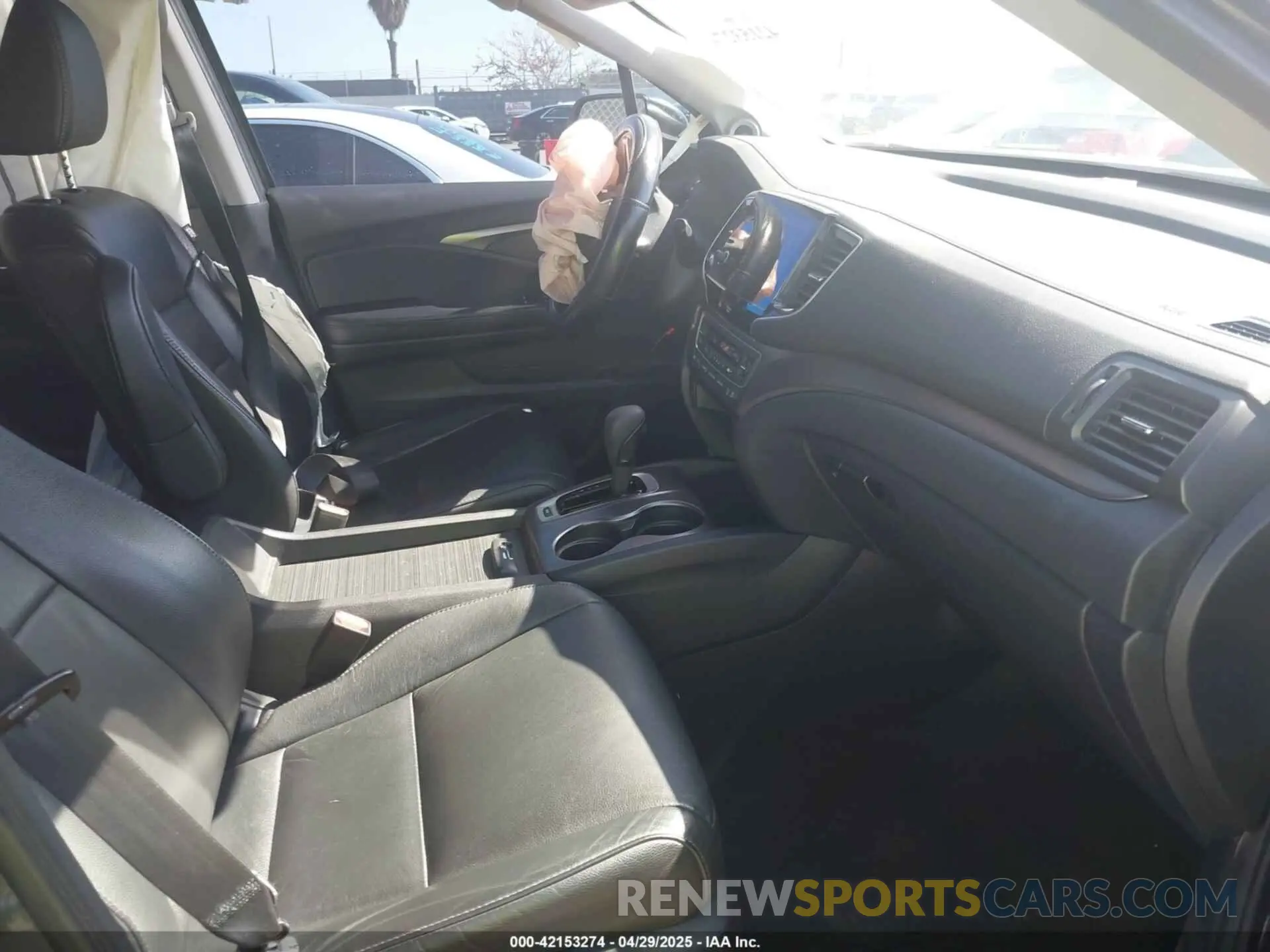 5 Фотография поврежденного автомобиля 5FNYF5H5XKB025457 HONDA PILOT 2019