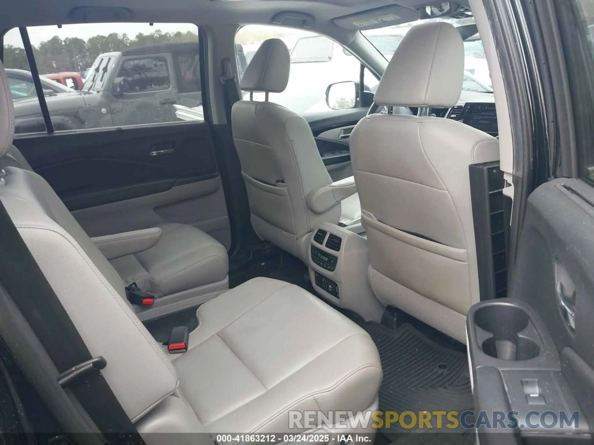 8 Фотография поврежденного автомобиля 5FNYF5H66KB027960 HONDA PILOT 2019