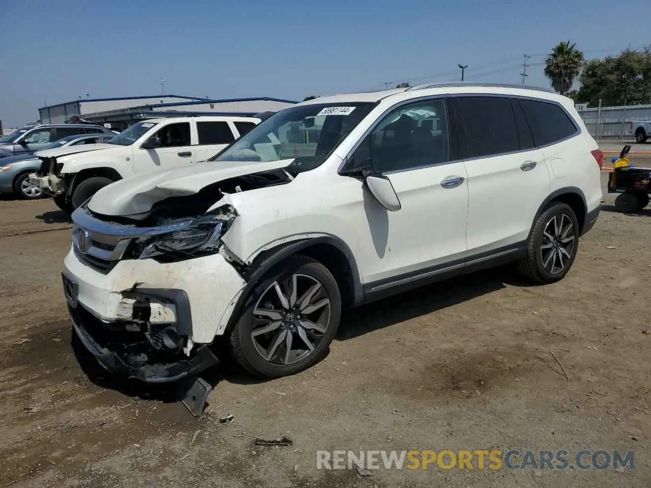 1 Photograph of a damaged car 5FNYF5H67KB011573 HONDA PILOT 2019
