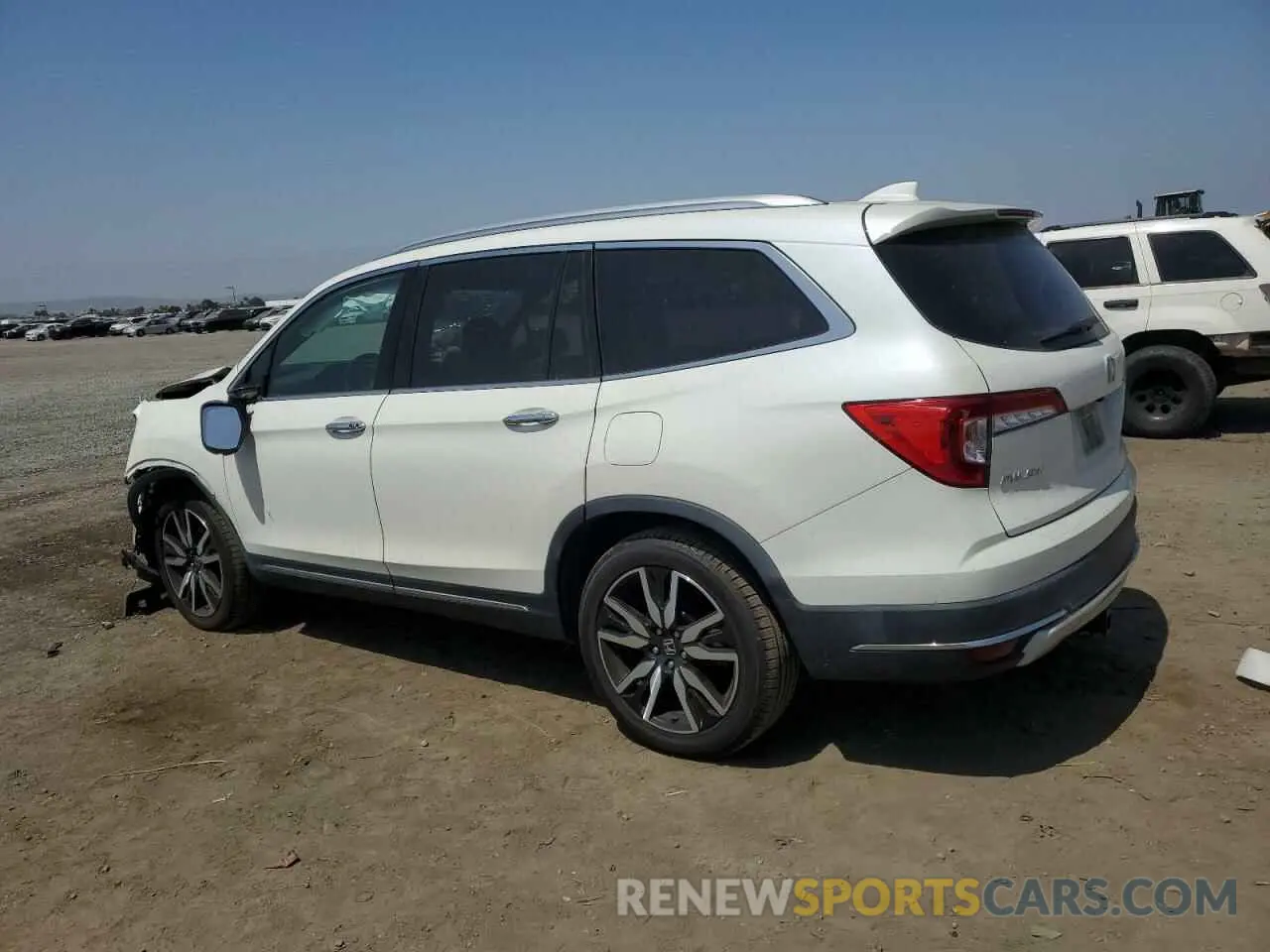 2 Photograph of a damaged car 5FNYF5H67KB011573 HONDA PILOT 2019