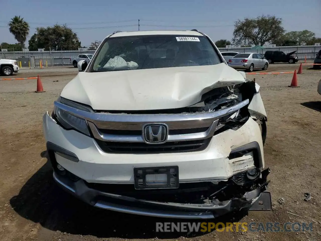 5 Photograph of a damaged car 5FNYF5H67KB011573 HONDA PILOT 2019