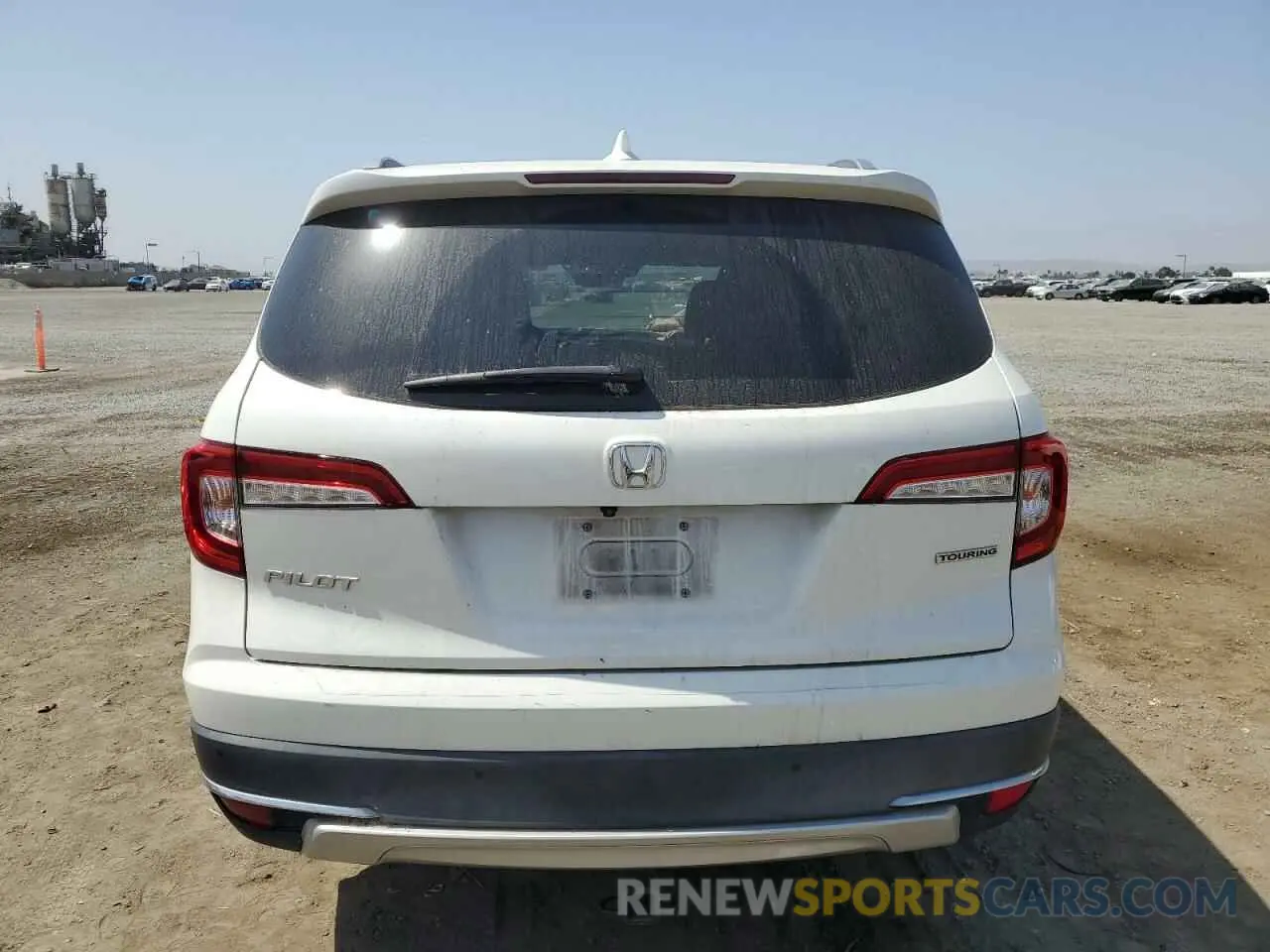 6 Photograph of a damaged car 5FNYF5H67KB011573 HONDA PILOT 2019