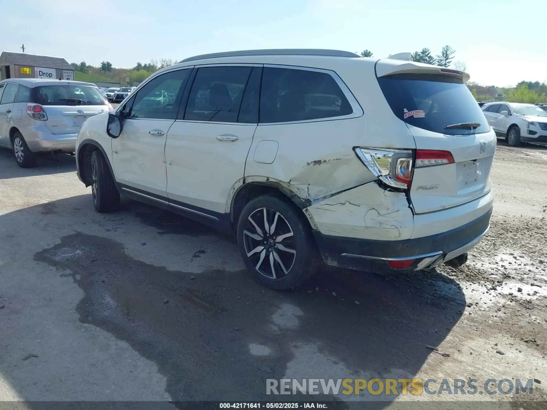 3 Фотография поврежденного автомобиля 5FNYF5H90KB005916 HONDA PILOT 2019