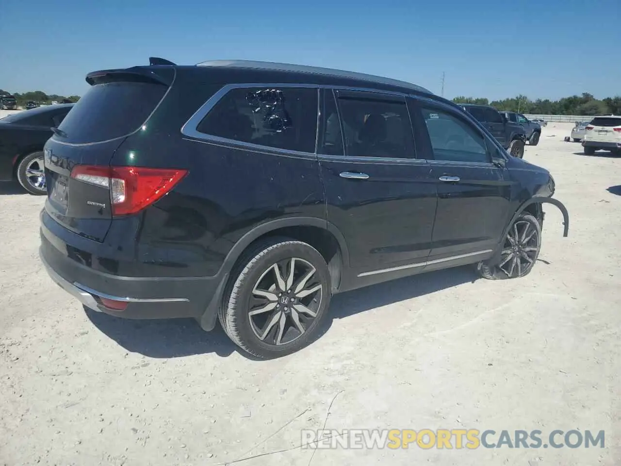 3 Фотография поврежденного автомобиля 5FNYF5H92KB002578 HONDA PILOT 2019