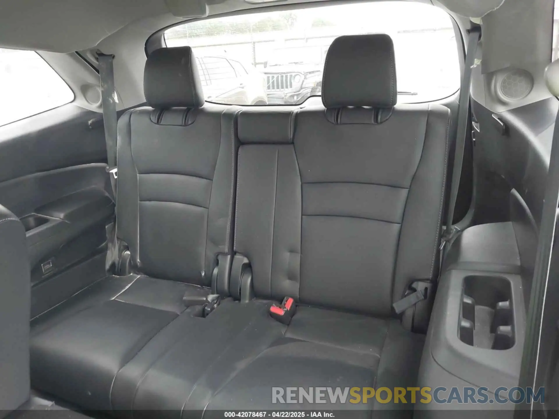 13 Photograph of a damaged car 5FNYF5H95KB033615 HONDA PILOT 2019