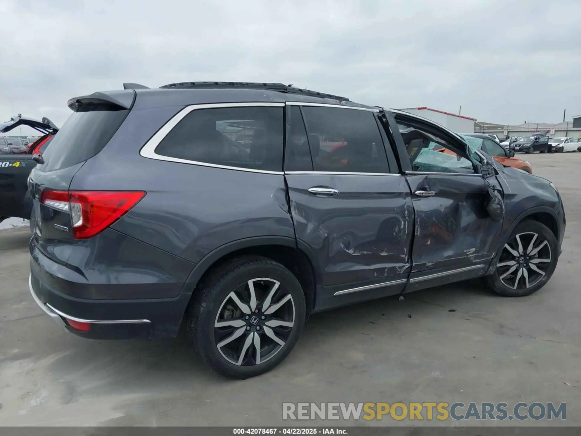 15 Photograph of a damaged car 5FNYF5H95KB033615 HONDA PILOT 2019