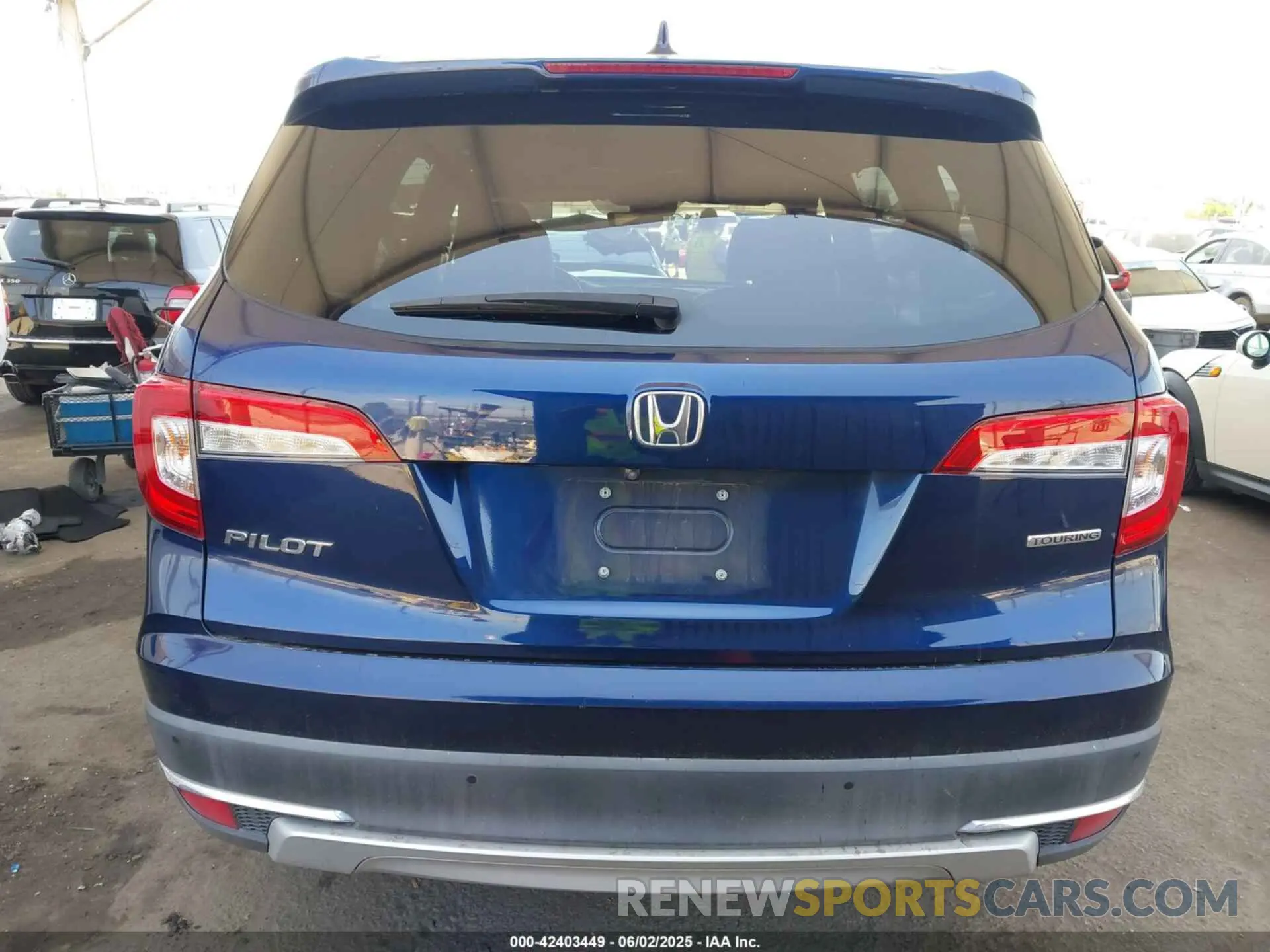 16 Photograph of a damaged car 5FNYF5H97KB013530 HONDA PILOT 2019