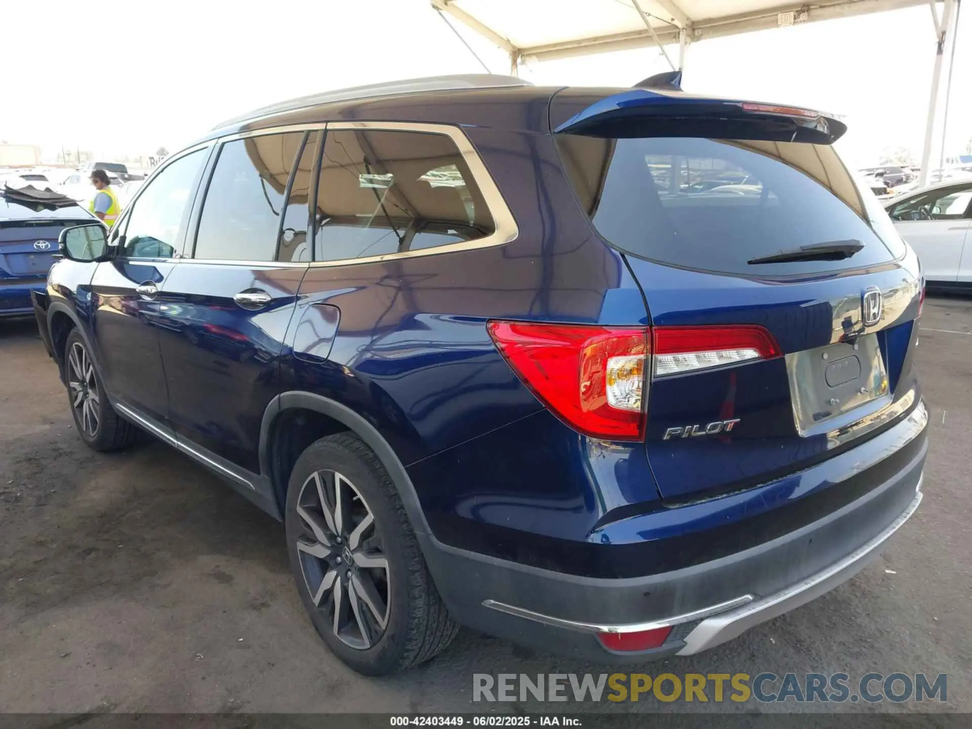 3 Photograph of a damaged car 5FNYF5H97KB013530 HONDA PILOT 2019