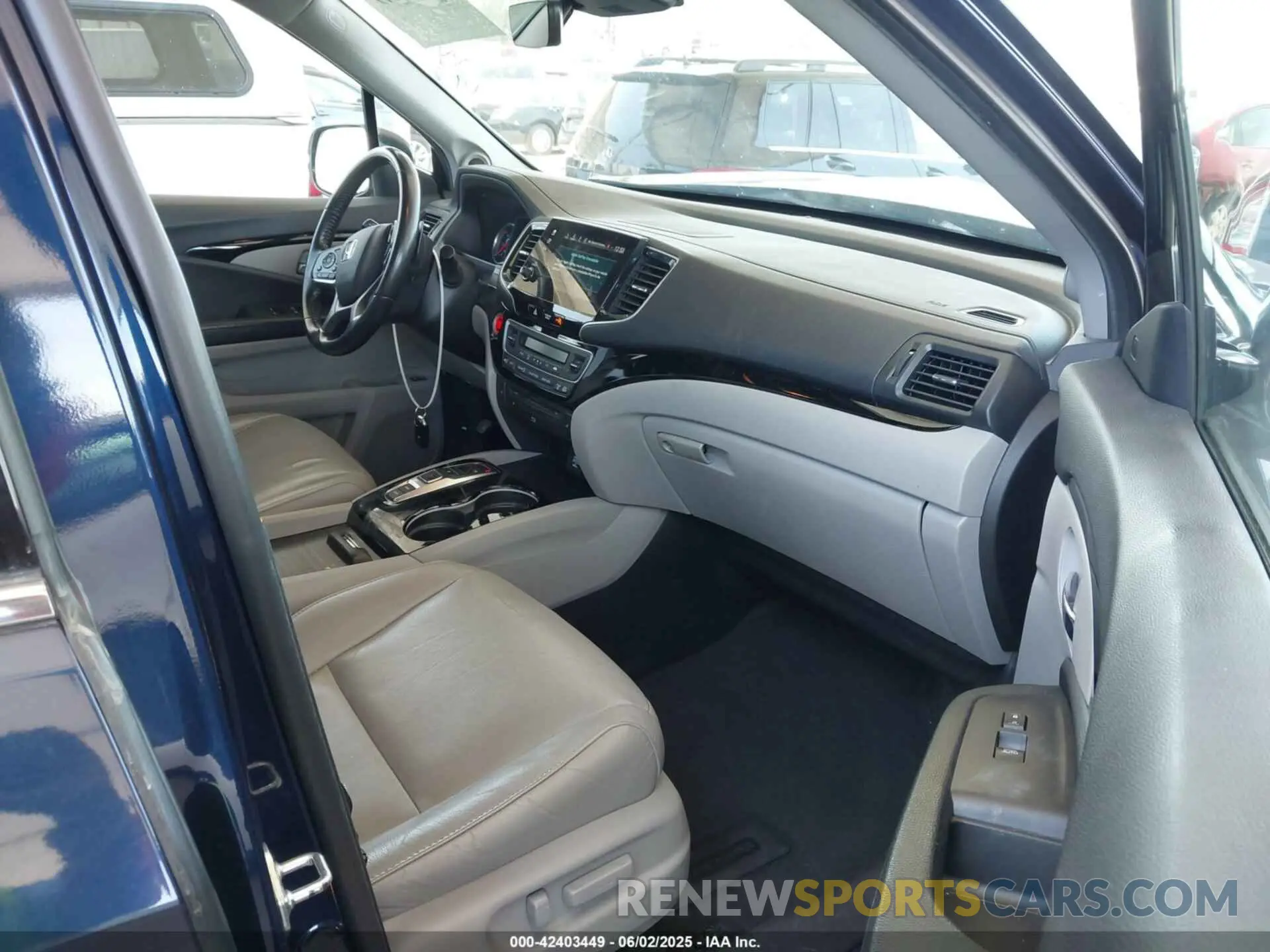 5 Photograph of a damaged car 5FNYF5H97KB013530 HONDA PILOT 2019