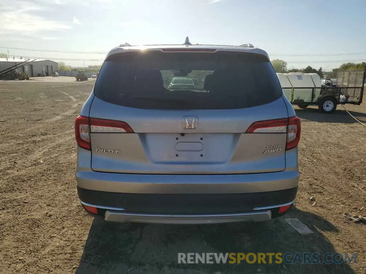 6 Photograph of a damaged car 5FNYF6H00KB056713 HONDA PILOT 2019