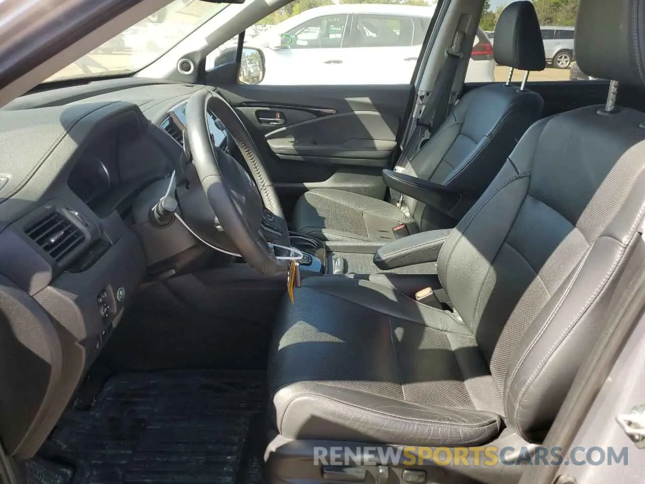 7 Photograph of a damaged car 5FNYF6H00KB056713 HONDA PILOT 2019