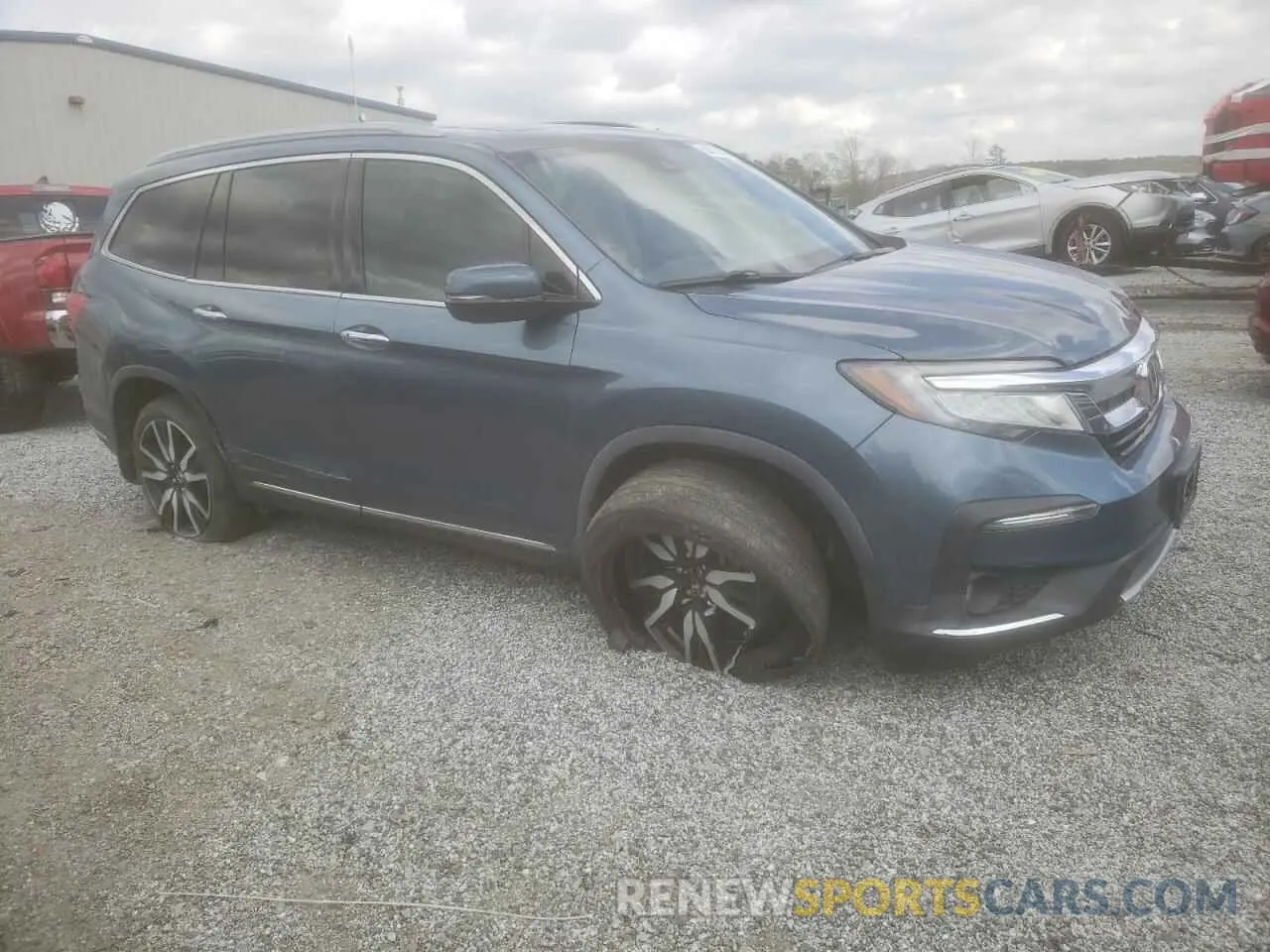 4 Photograph of a damaged car 5FNYF6H01KB017144 HONDA PILOT 2019
