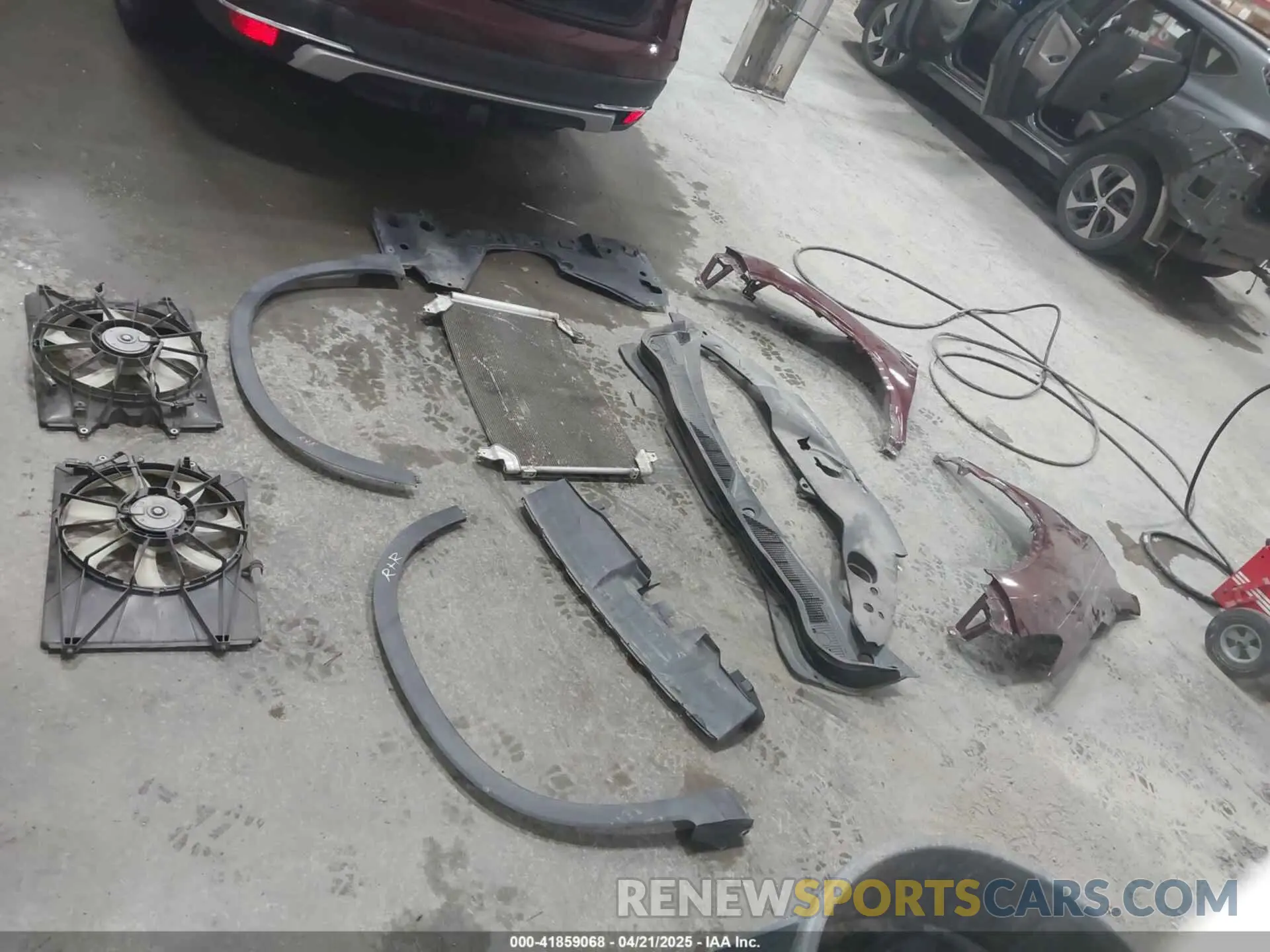 18 Photograph of a damaged car 5FNYF6H01KB028936 HONDA PILOT 2019