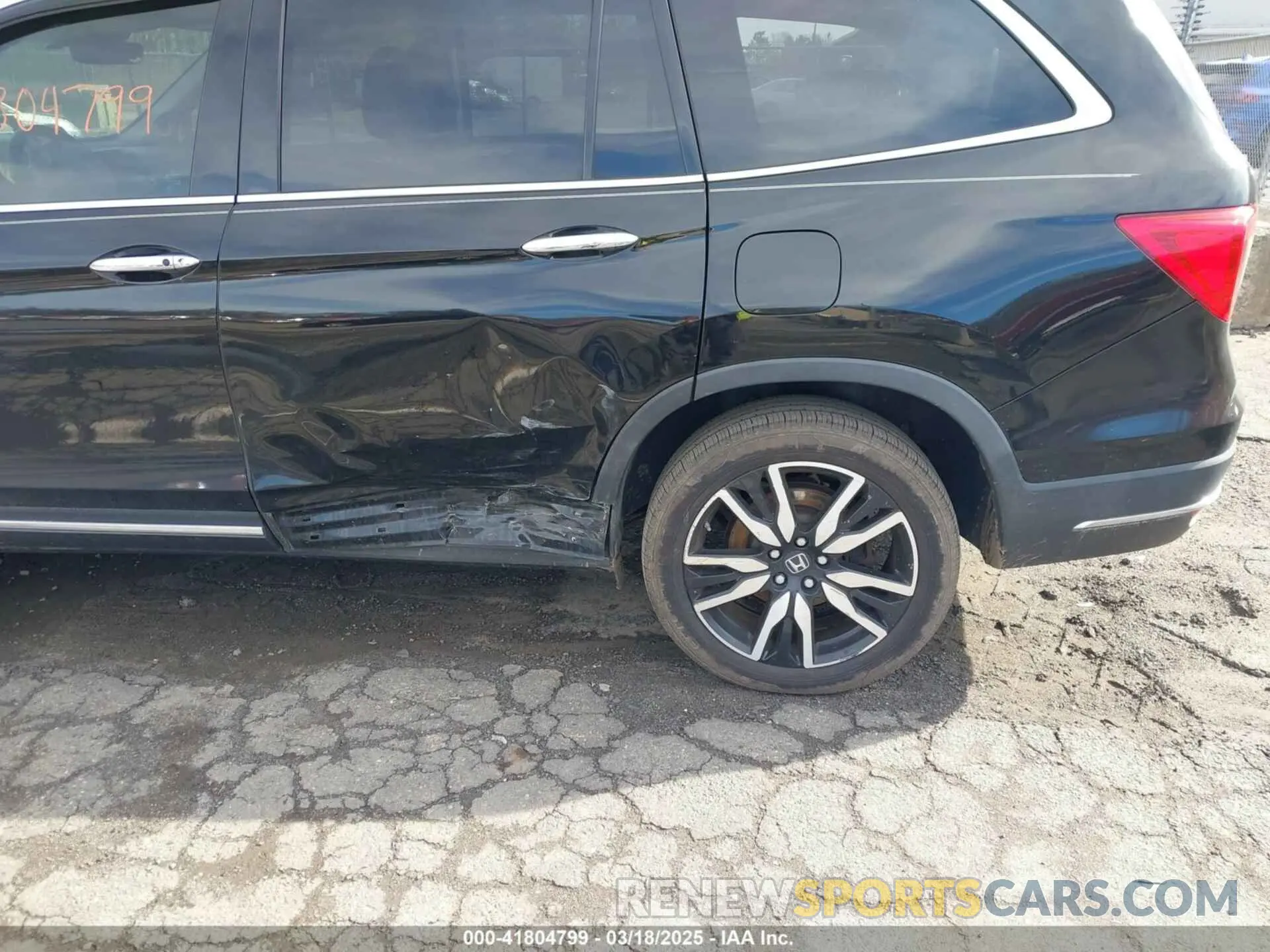 18 Фотография поврежденного автомобиля 5FNYF6H02KB005956 HONDA PILOT 2019