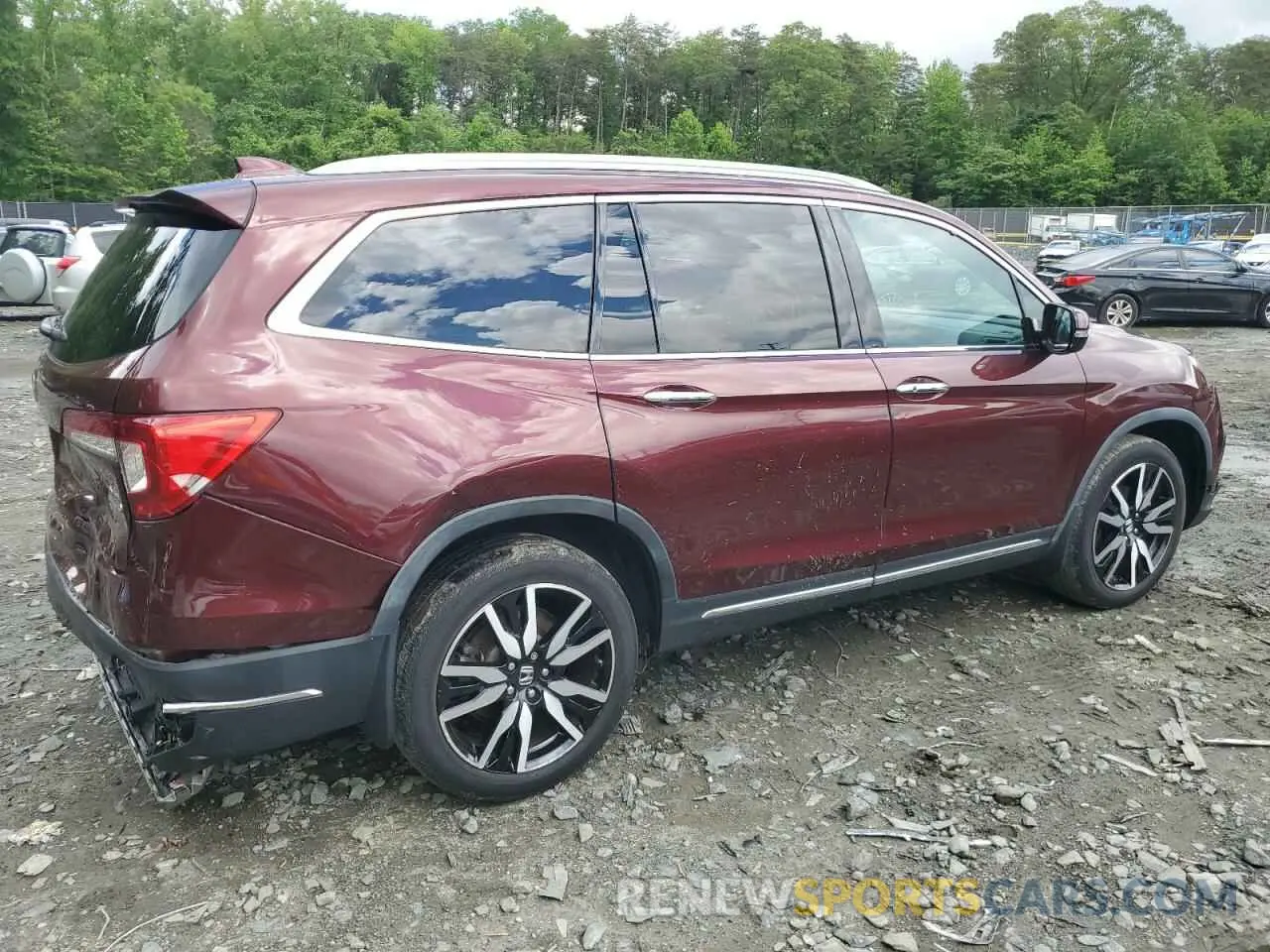 3 Photograph of a damaged car 5FNYF6H05KB014358 HONDA PILOT 2019