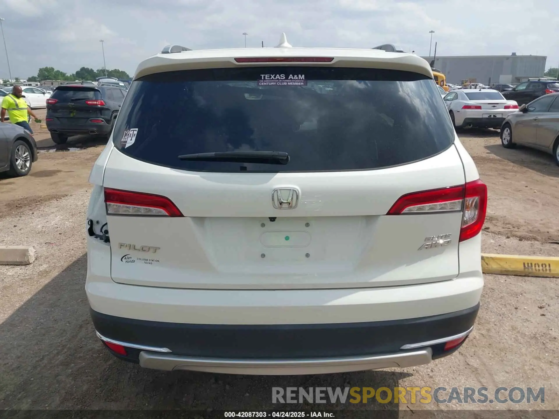 17 Фотография поврежденного автомобиля 5FNYF6H06KB026714 HONDA PILOT 2019