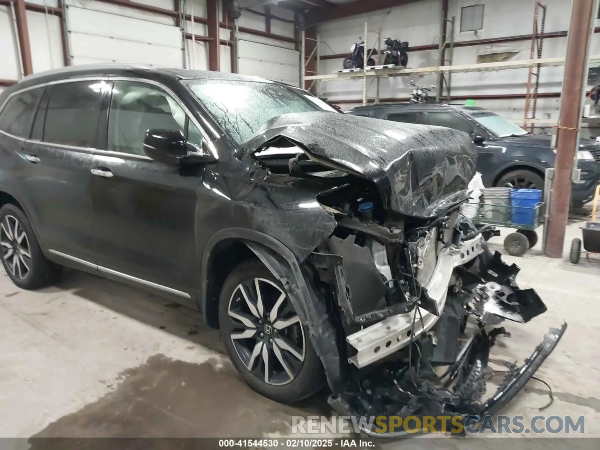 17 Фотография поврежденного автомобиля 5FNYF6H06KB040418 HONDA PILOT 2019