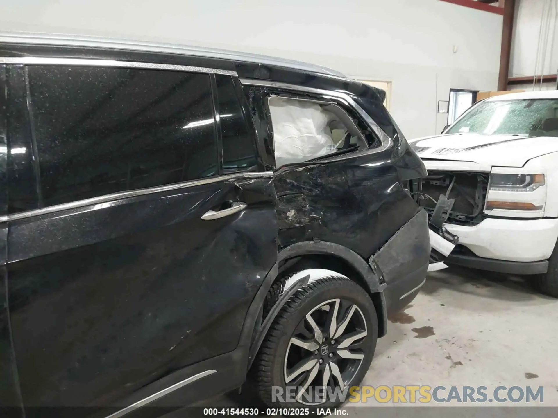 19 Фотография поврежденного автомобиля 5FNYF6H06KB040418 HONDA PILOT 2019