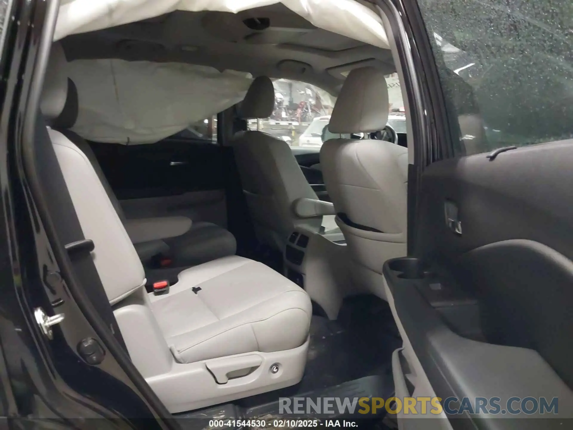 8 Фотография поврежденного автомобиля 5FNYF6H06KB040418 HONDA PILOT 2019