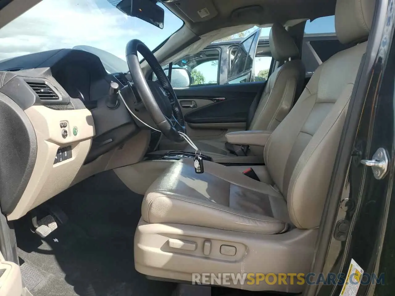7 Photograph of a damaged car 5FNYF6H06KB081518 HONDA PILOT 2019