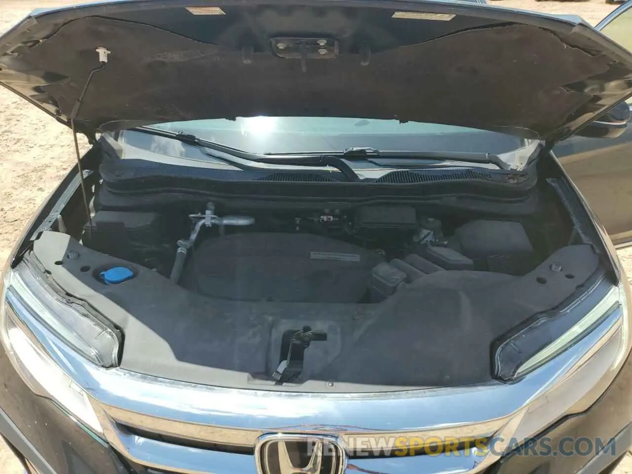 12 Photograph of a damaged car 5FNYF6H07KB057681 HONDA PILOT 2019