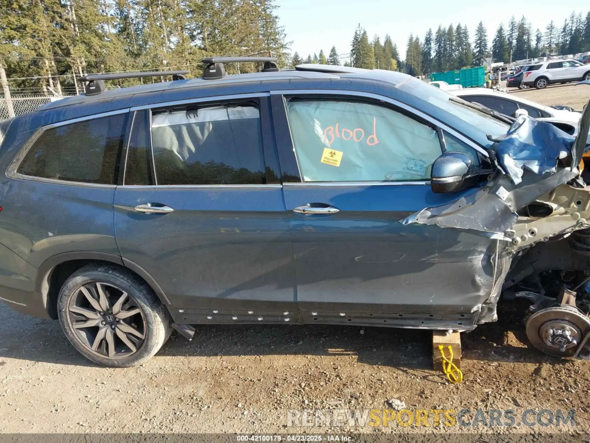 12 Photograph of a damaged car 5FNYF6H0XKB063801 HONDA PILOT 2019