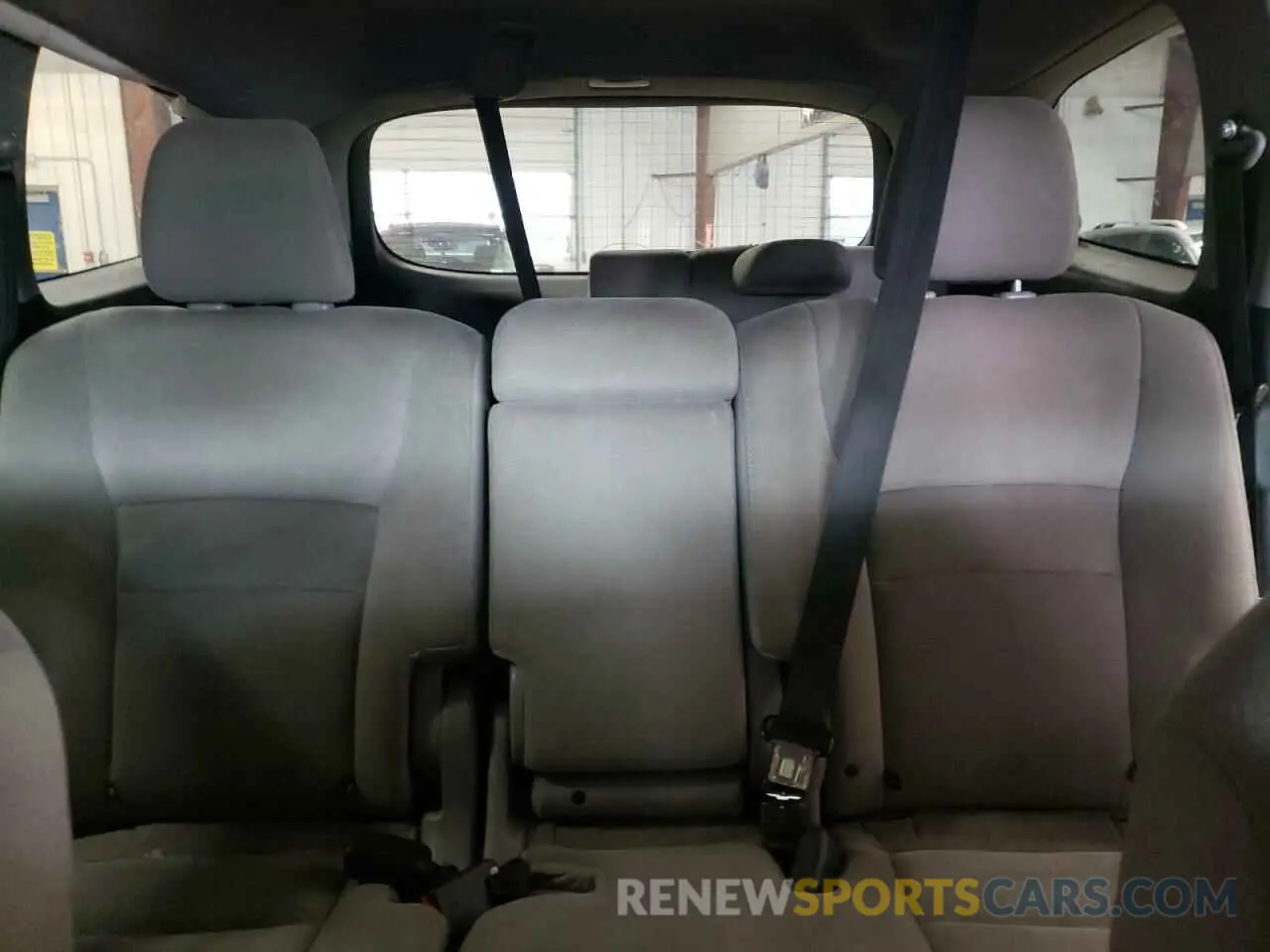 10 Photograph of a damaged car 5FNYF6H10KB032288 HONDA PILOT 2019