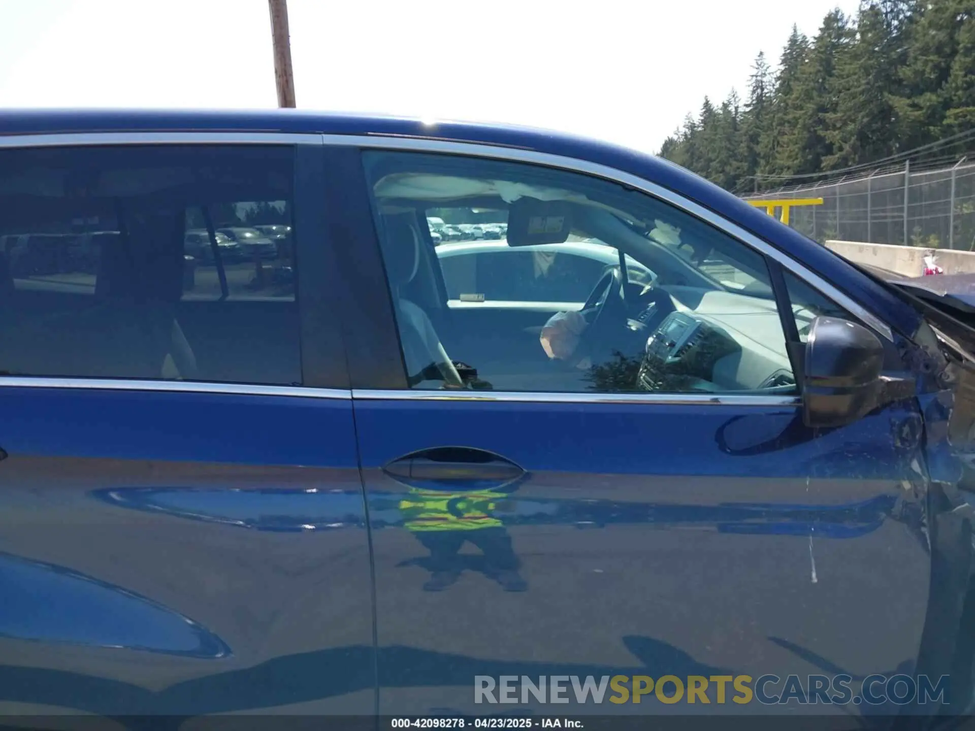 12 Photograph of a damaged car 5FNYF6H16KB089983 HONDA PILOT 2019