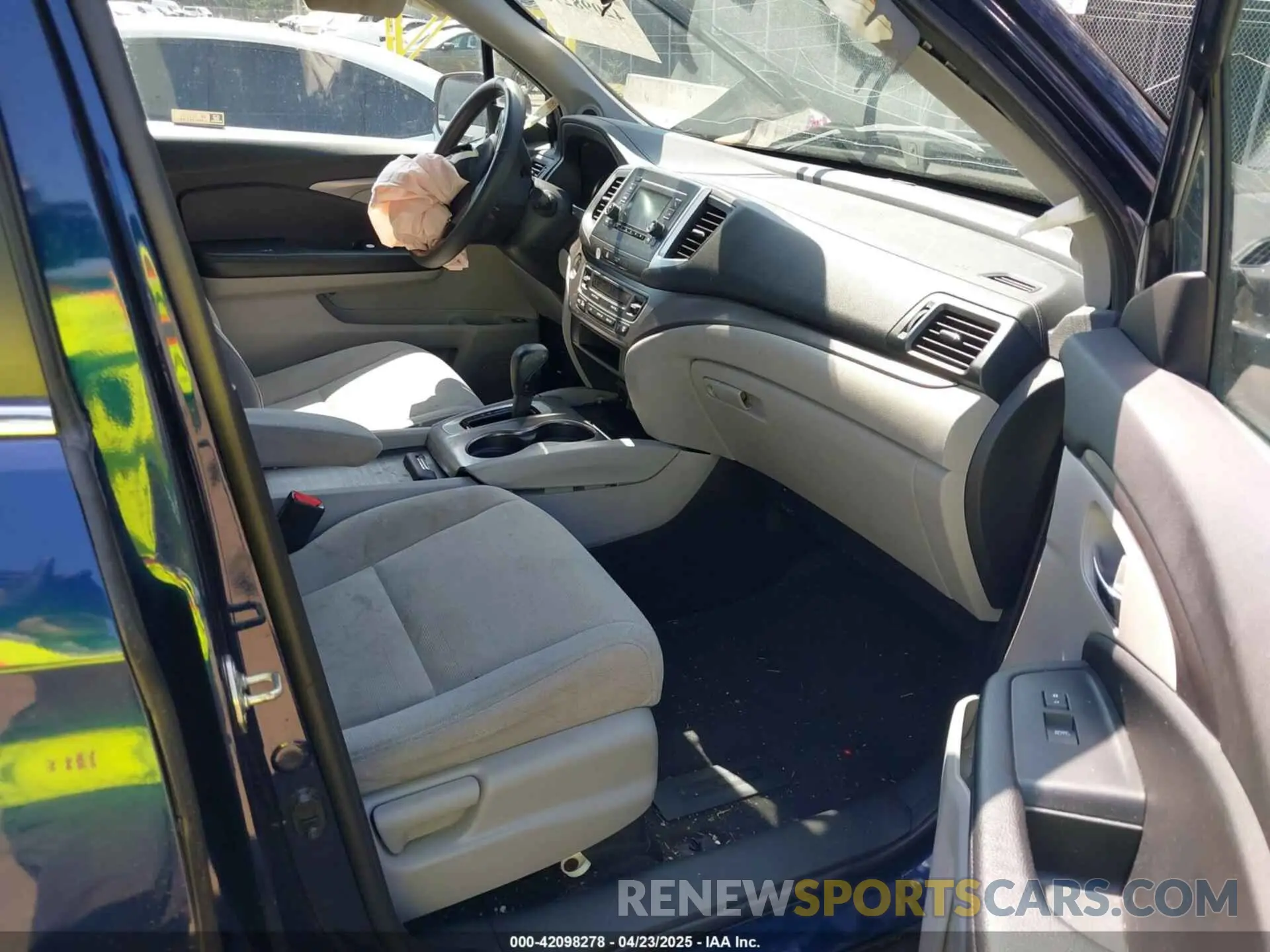 5 Photograph of a damaged car 5FNYF6H16KB089983 HONDA PILOT 2019