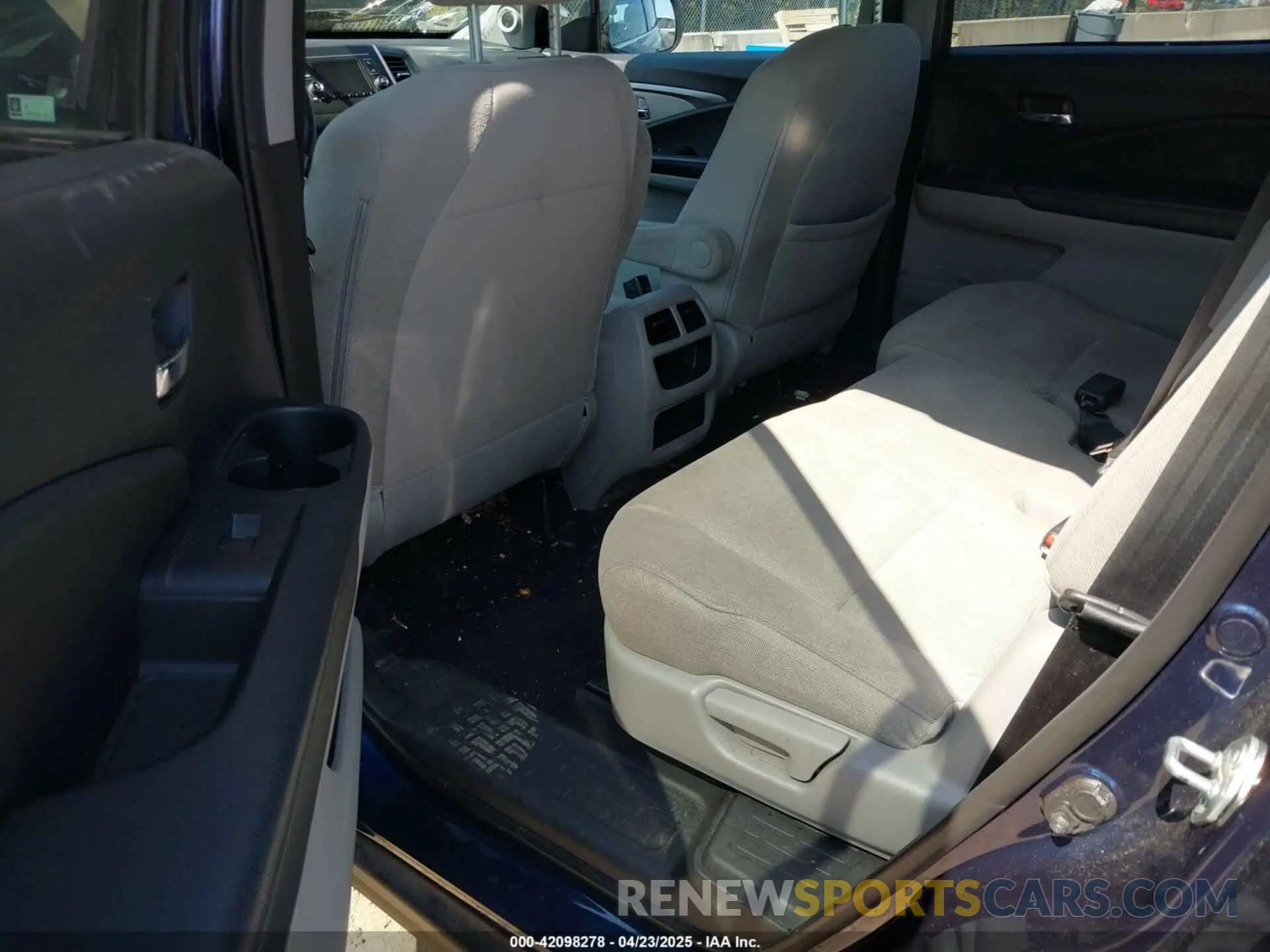 8 Photograph of a damaged car 5FNYF6H16KB089983 HONDA PILOT 2019