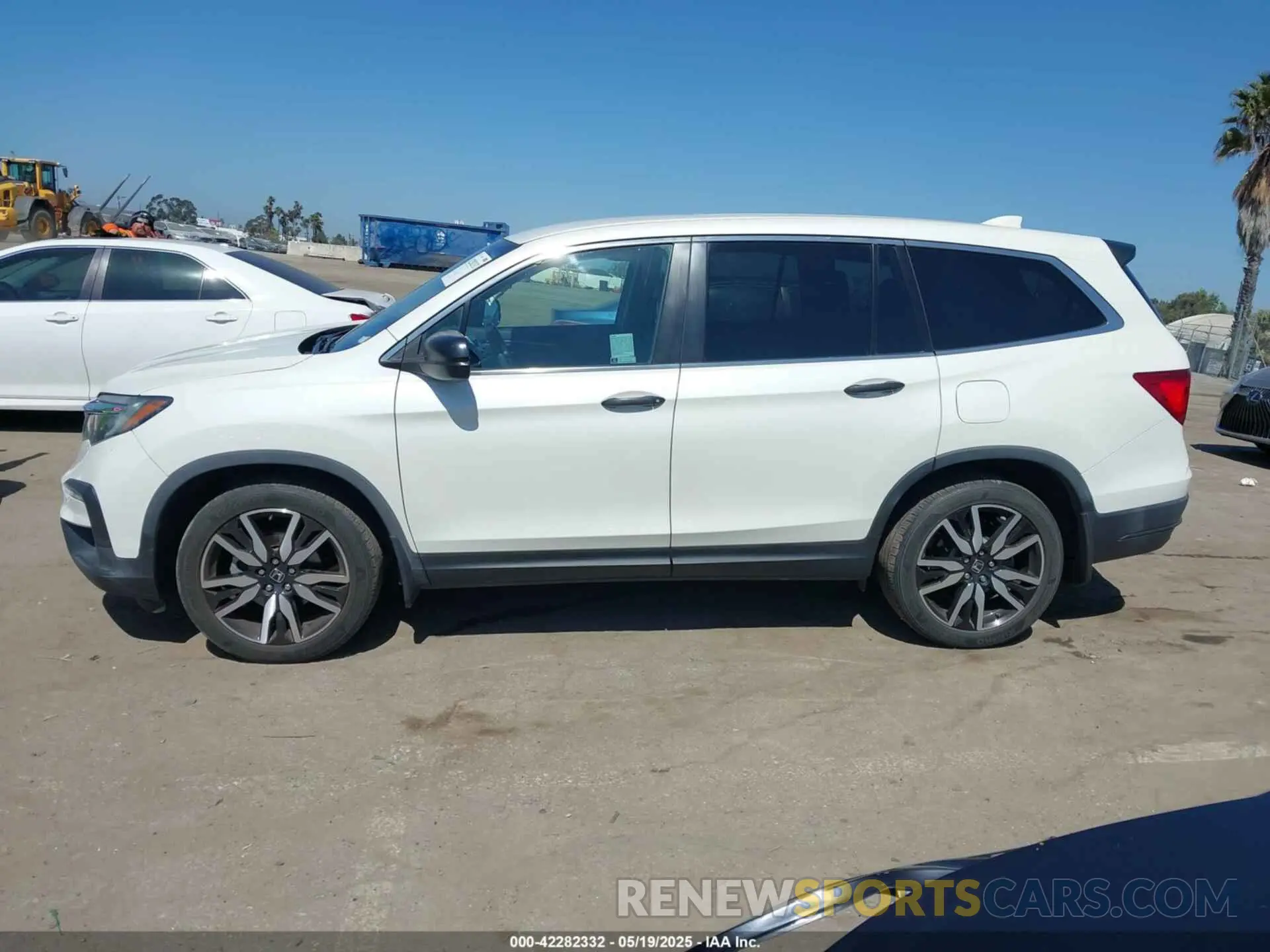 14 Photograph of a damaged car 5FNYF6H18KB062784 HONDA PILOT 2019