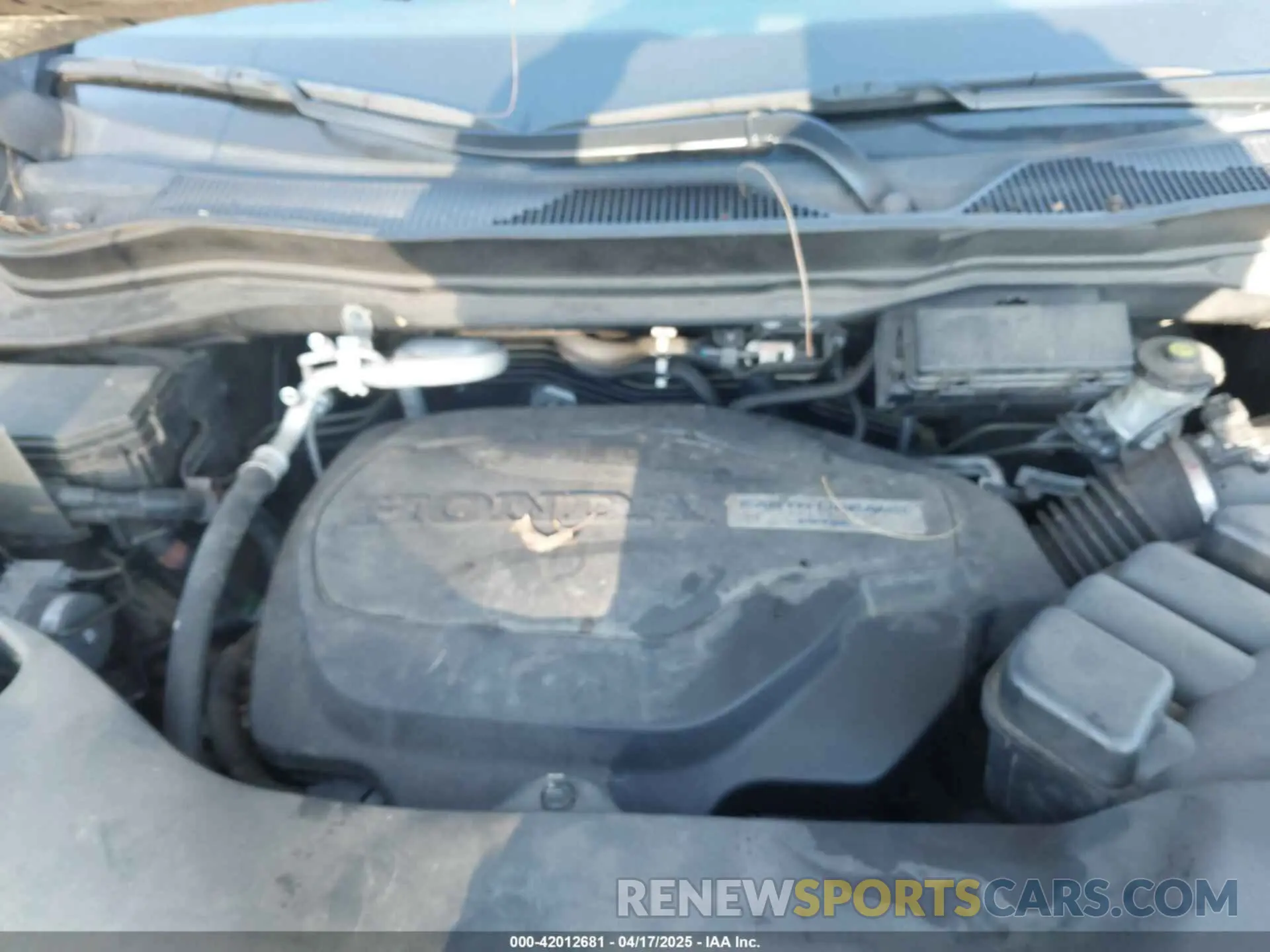 10 Photograph of a damaged car 5FNYF6H19KB081456 HONDA PILOT 2019