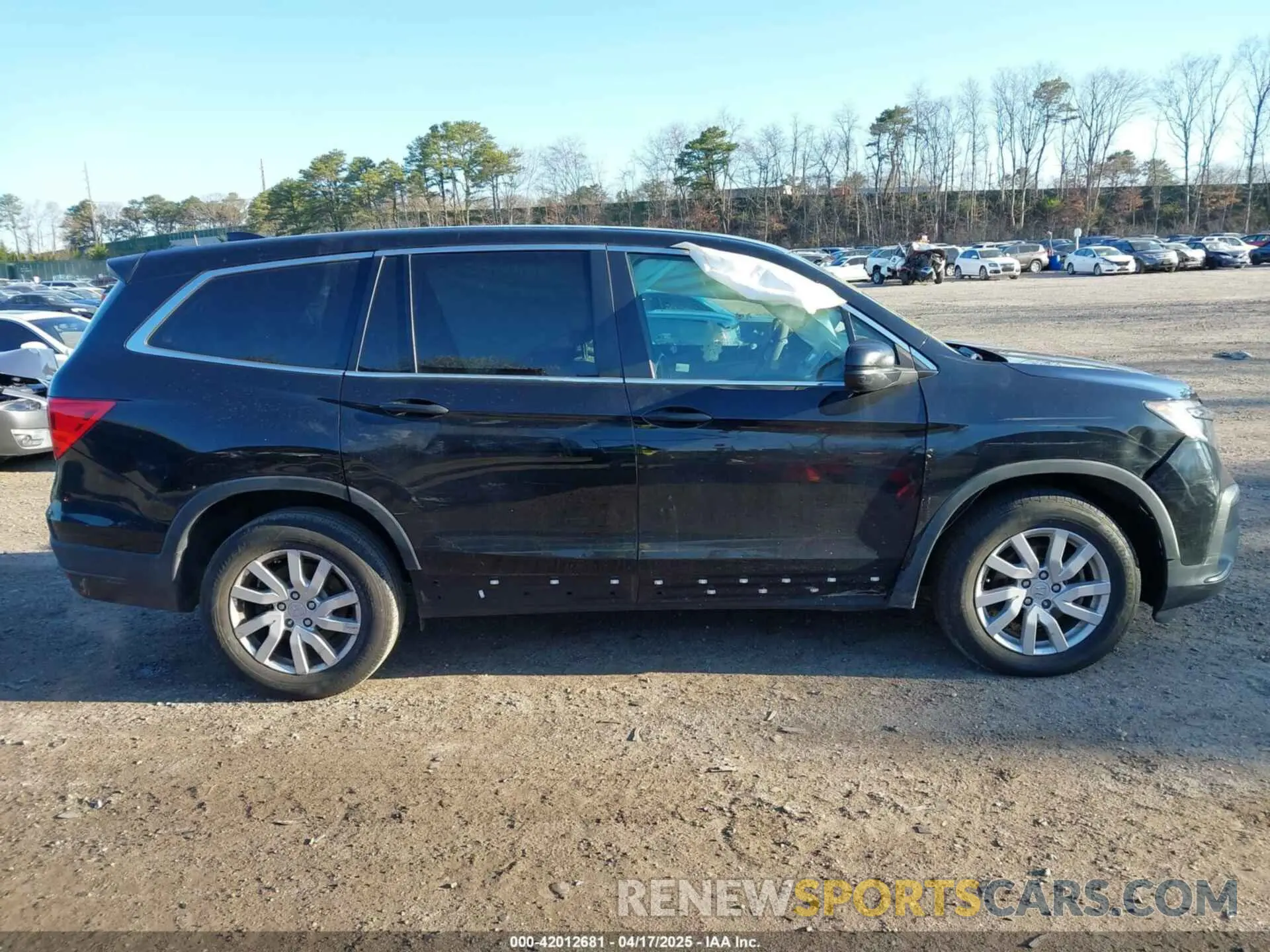 13 Photograph of a damaged car 5FNYF6H19KB081456 HONDA PILOT 2019