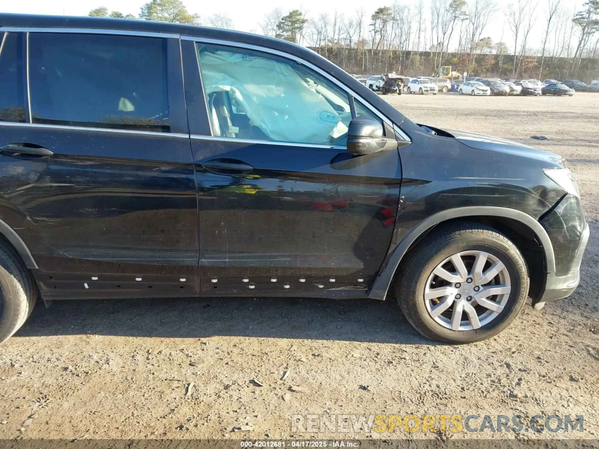 6 Photograph of a damaged car 5FNYF6H19KB081456 HONDA PILOT 2019