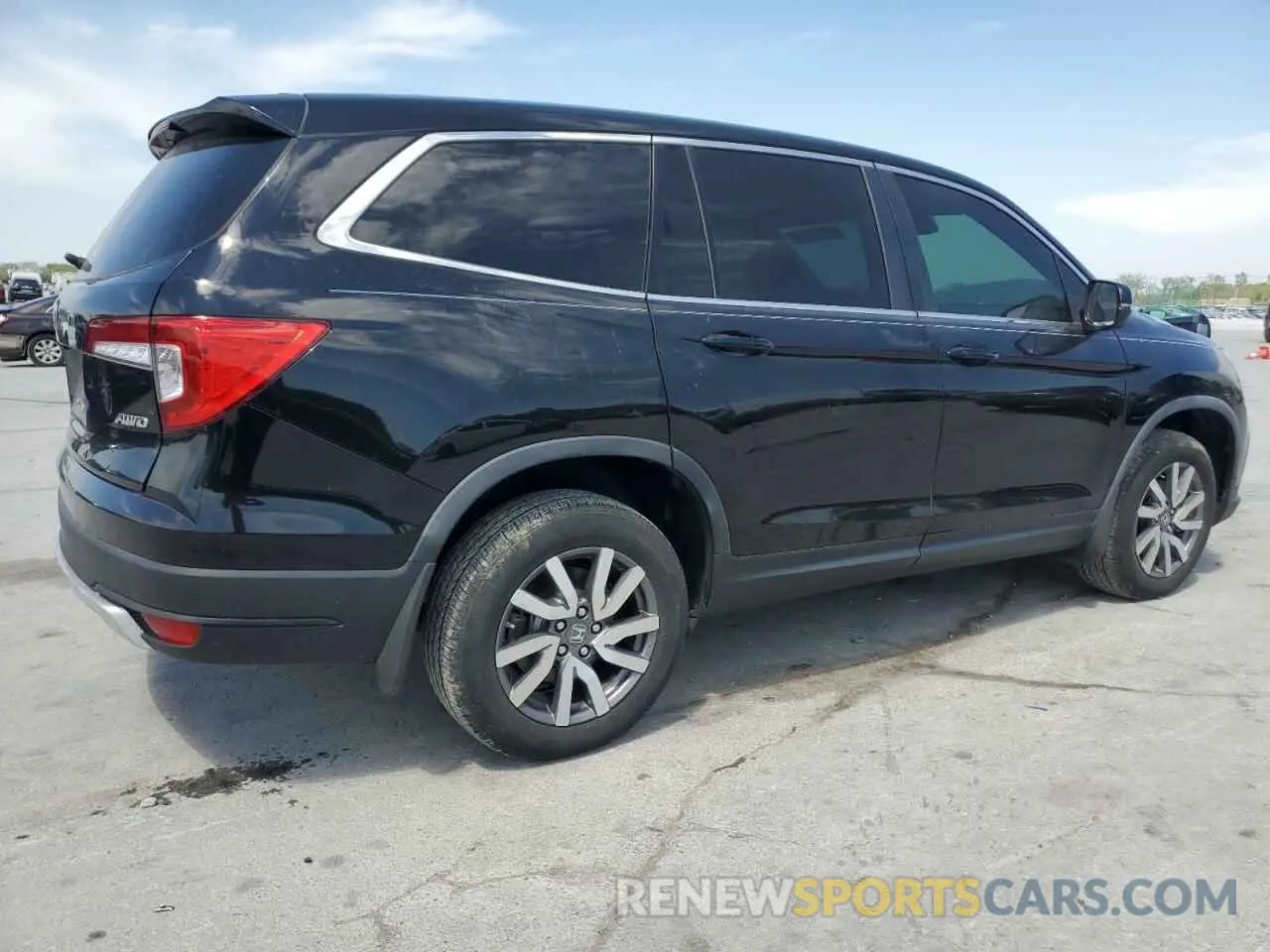 3 Photograph of a damaged car 5FNYF6H32KB048493 HONDA PILOT 2019