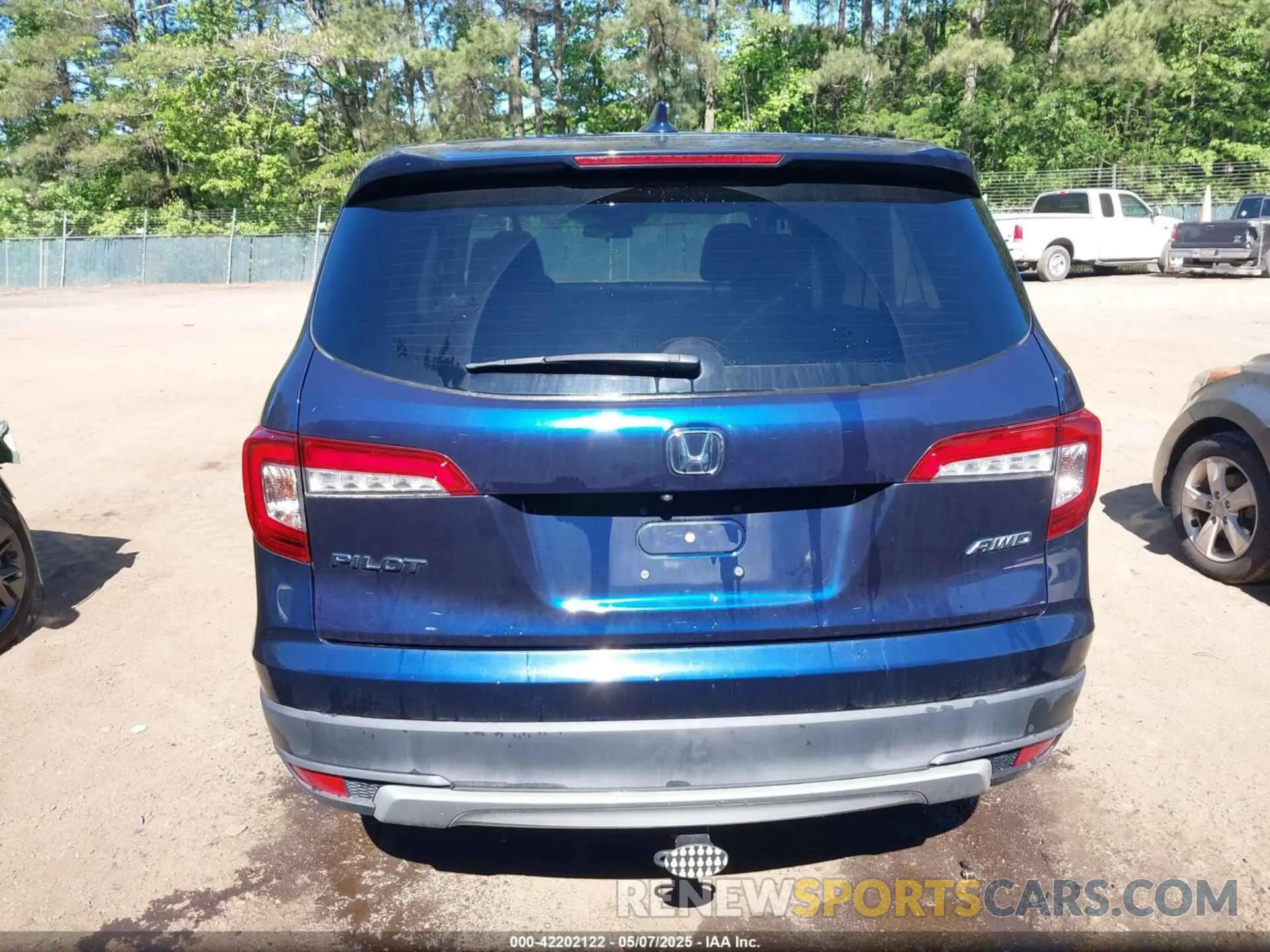 16 Photograph of a damaged car 5FNYF6H32KB077783 HONDA PILOT 2019