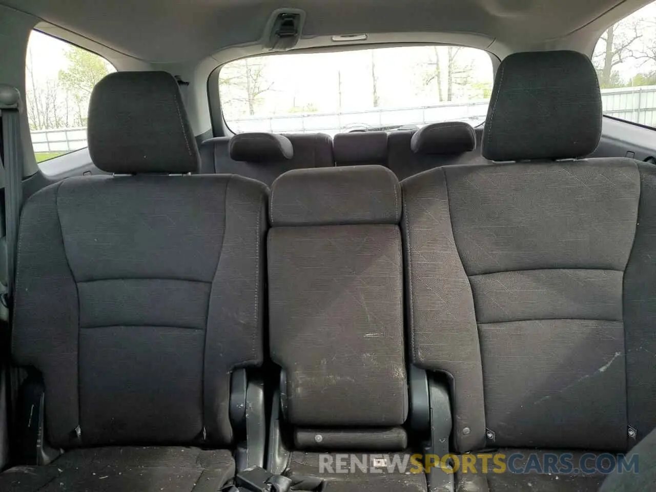 10 Photograph of a damaged car 5FNYF6H36KB056239 HONDA PILOT 2019