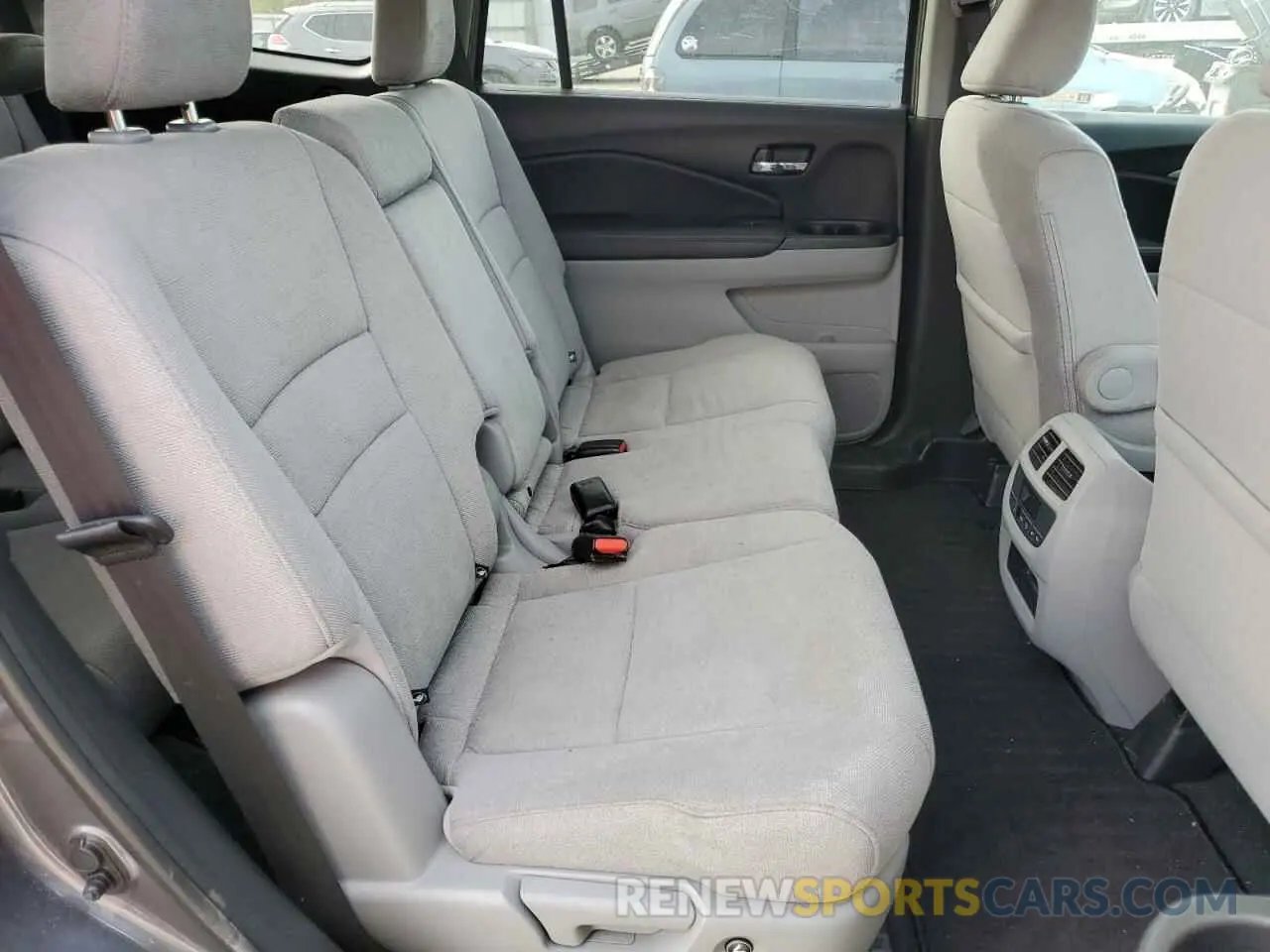 11 Photograph of a damaged car 5FNYF6H37KB058288 HONDA PILOT 2019