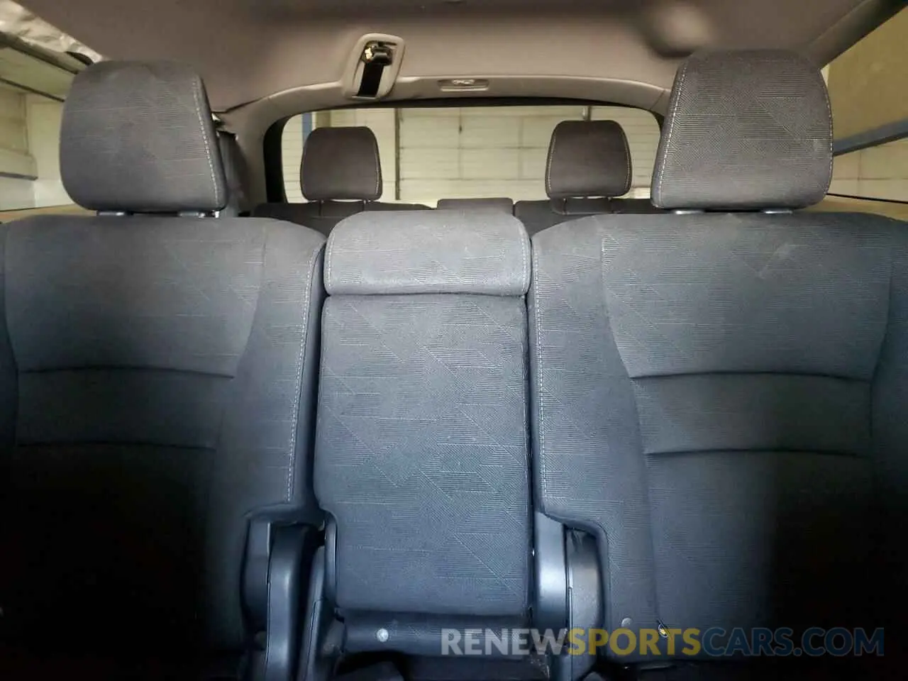 10 Photograph of a damaged car 5FNYF6H37KB065015 HONDA PILOT 2019