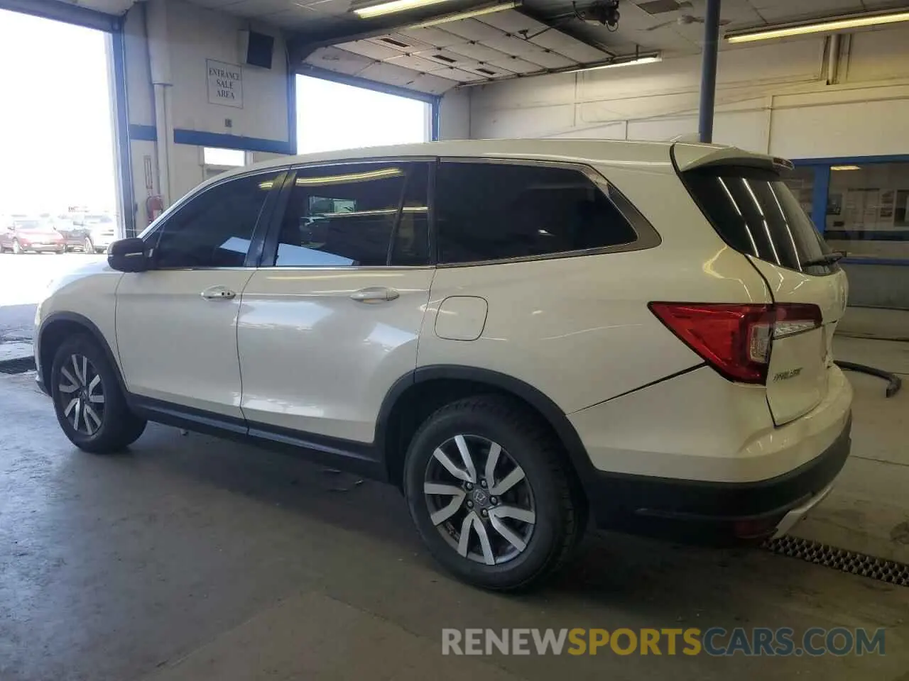 2 Photograph of a damaged car 5FNYF6H37KB065015 HONDA PILOT 2019