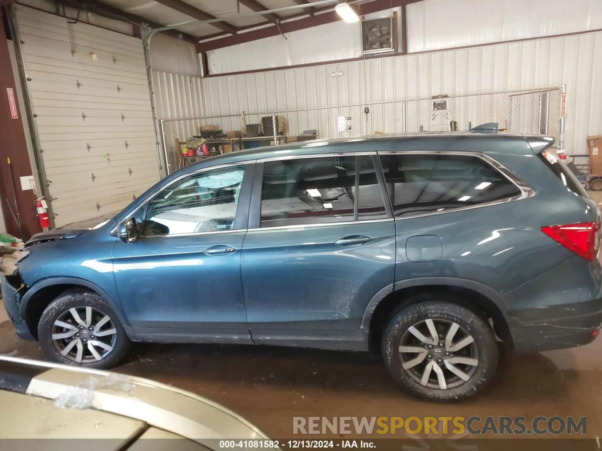 14 Photograph of a damaged car 5FNYF6H39KB101321 HONDA PILOT 2019