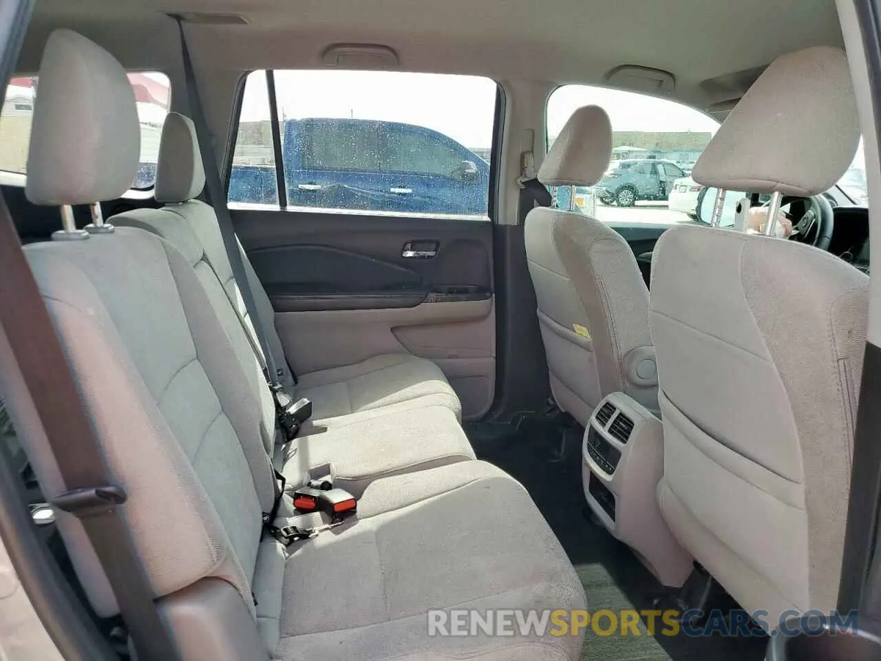 11 Photograph of a damaged car 5FNYF6H3XKB027715 HONDA PILOT 2019